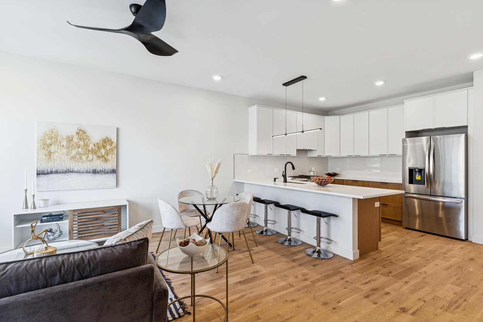 4208 S Calumet Avenue Unit: 101