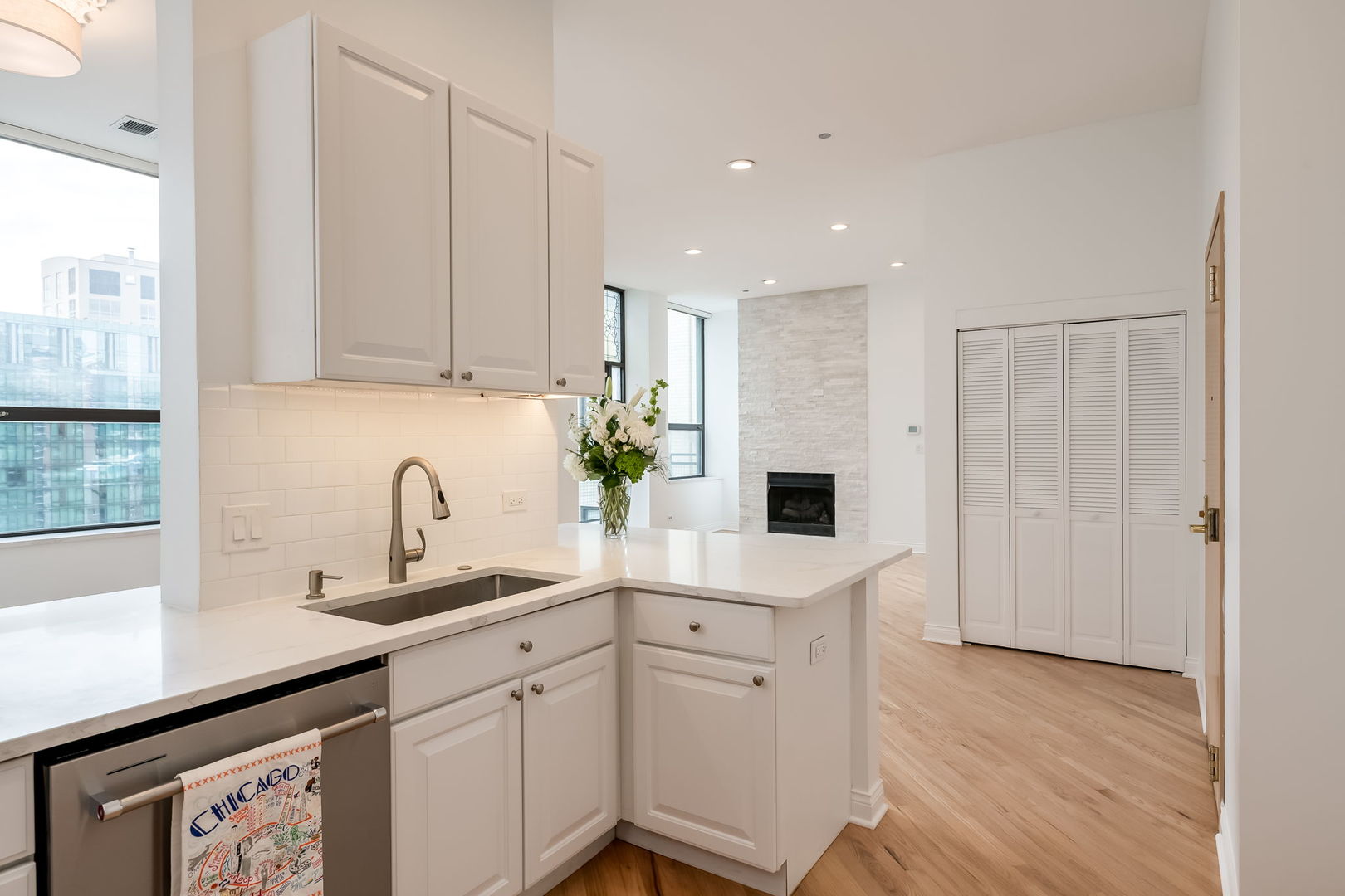 910 S Michigan Avenue Unit: 1908