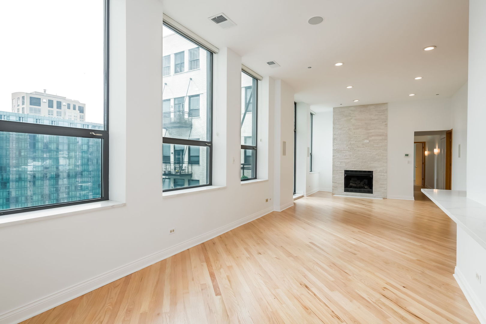 910 S Michigan Avenue Unit: 1908