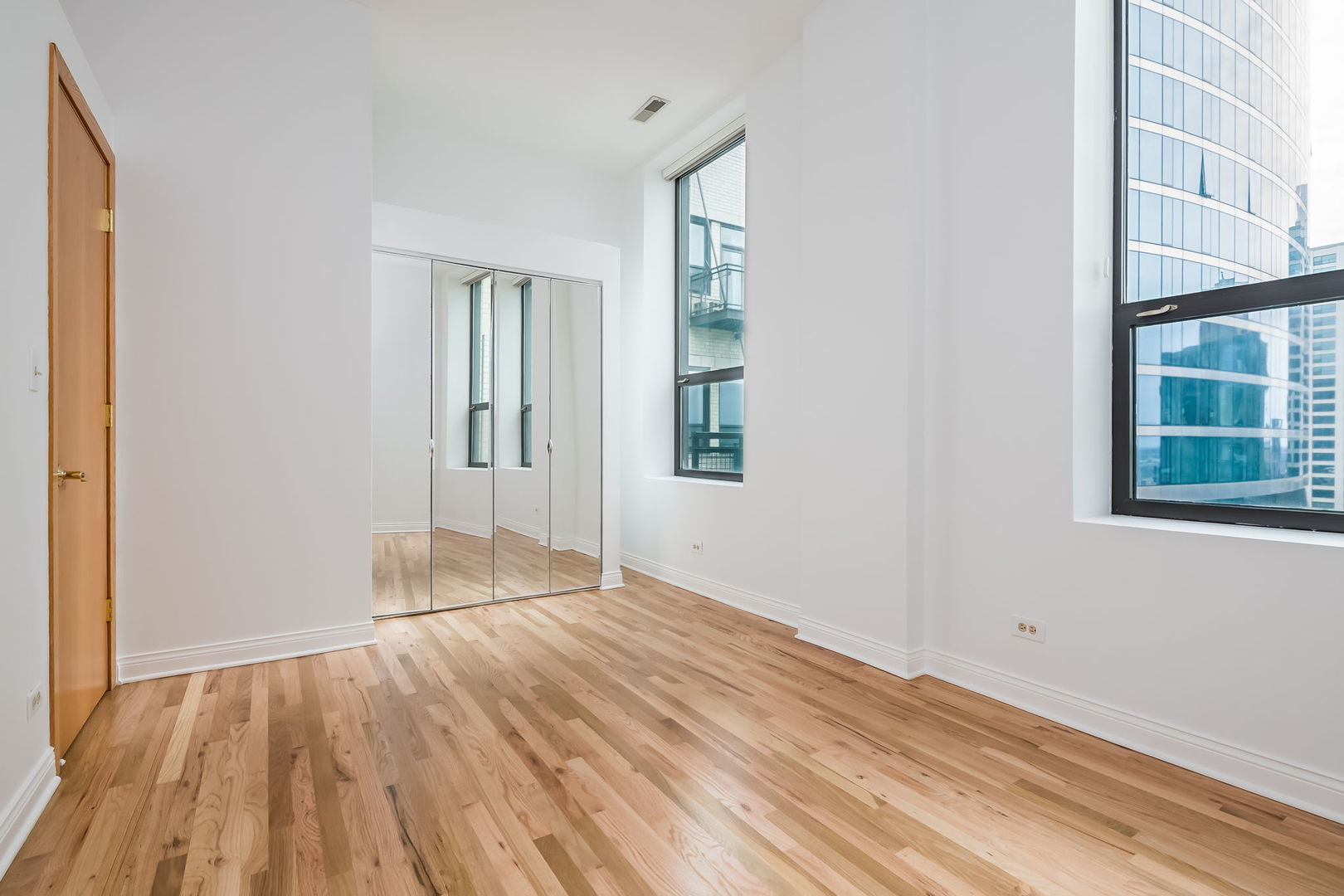 910 S Michigan Avenue Unit: 1908