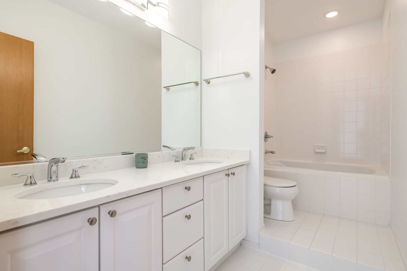 910 S Michigan Avenue Unit: 1908