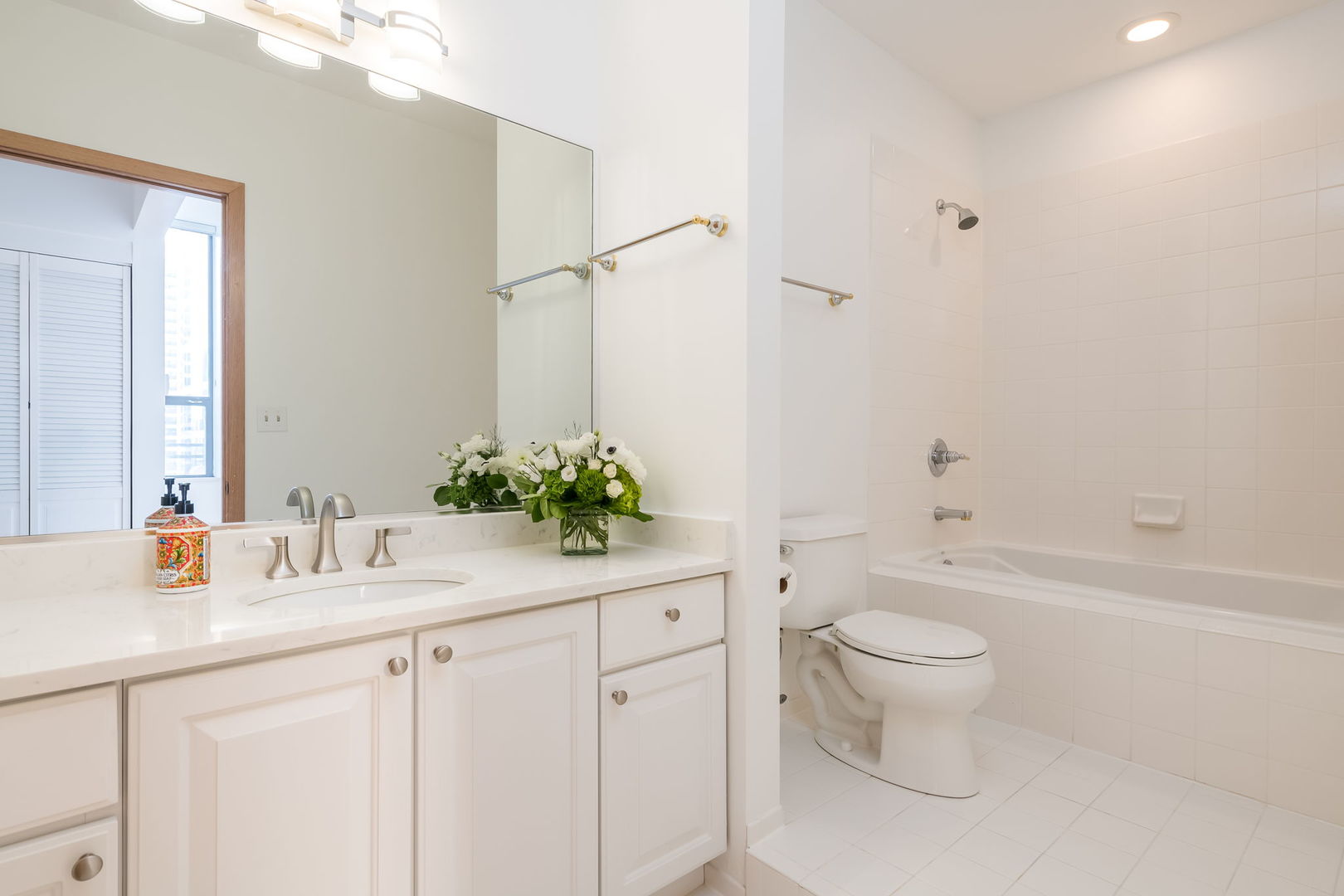 910 S Michigan Avenue Unit: 1908