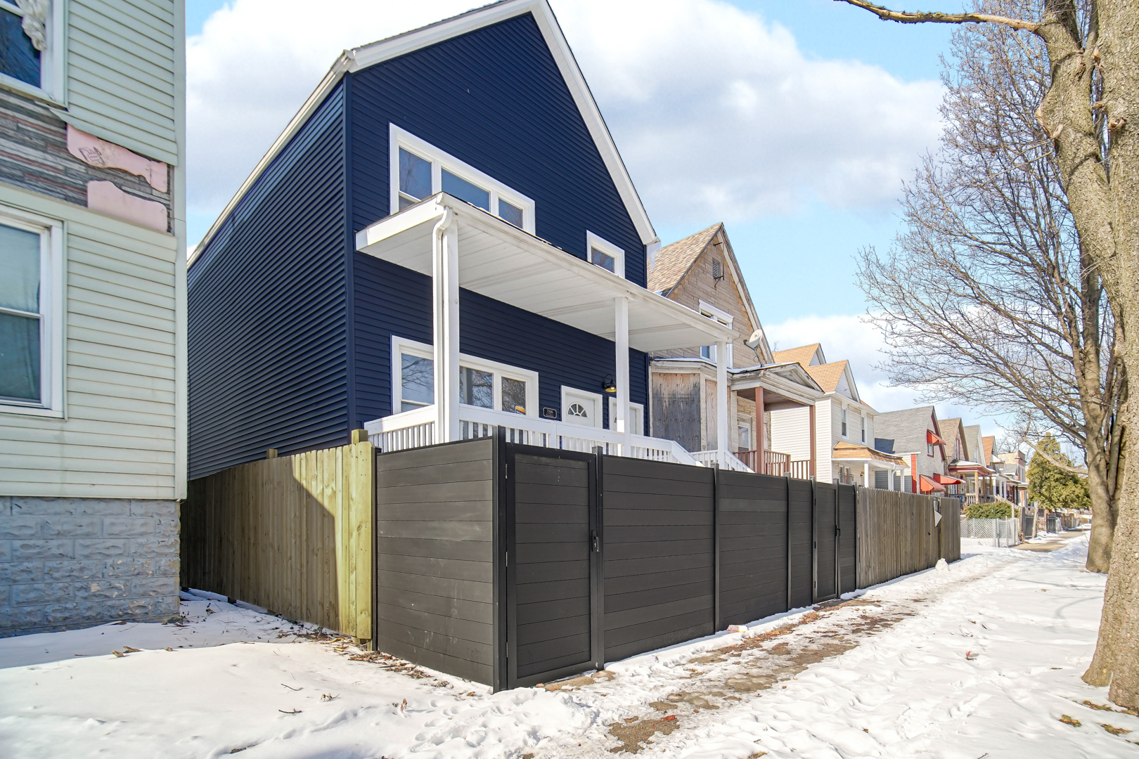 7346 S Peoria Street