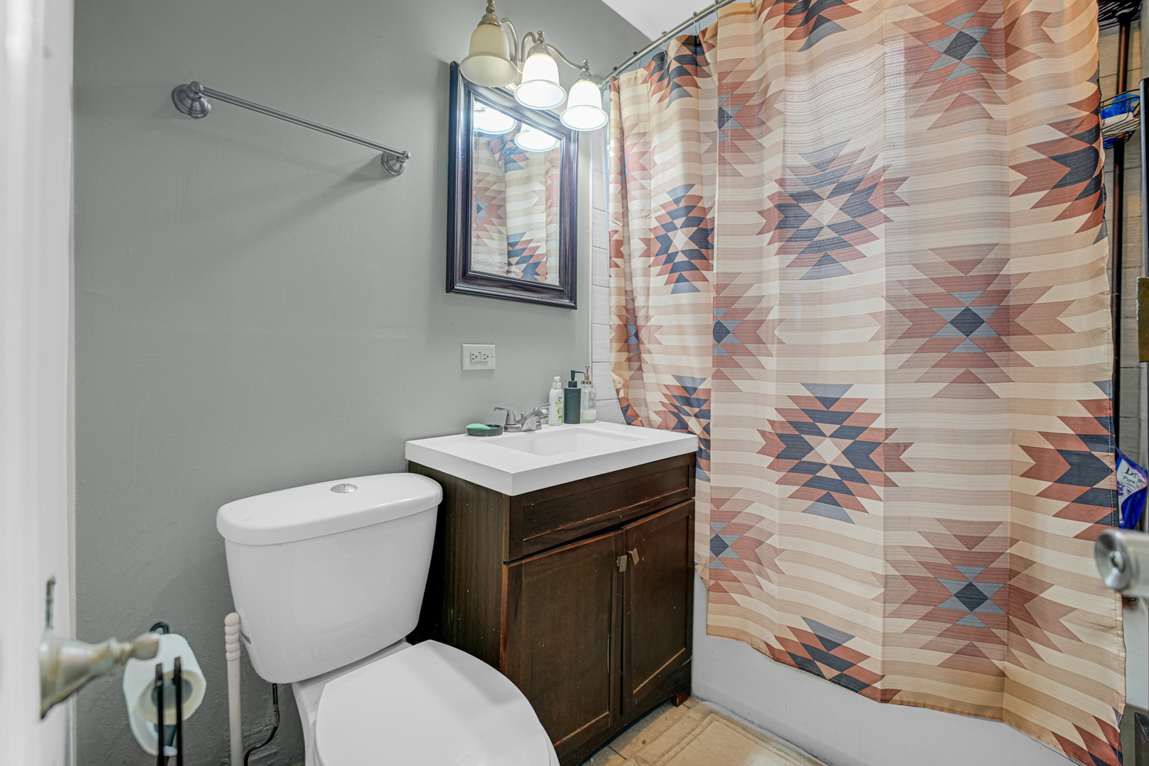 7222 S Rhodes Avenue