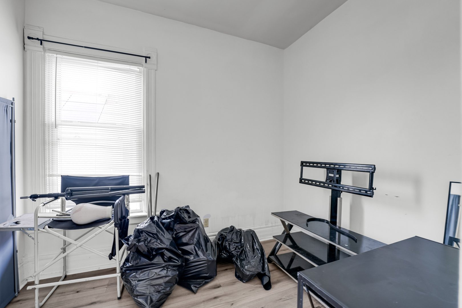 4203 W MAYPOLE Avenue