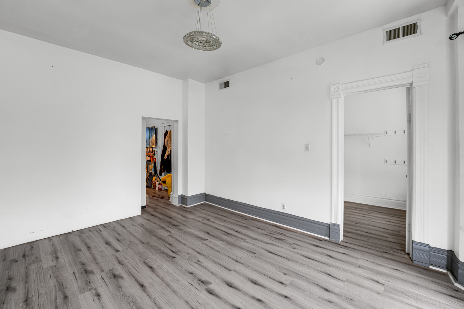 4203 W MAYPOLE Avenue