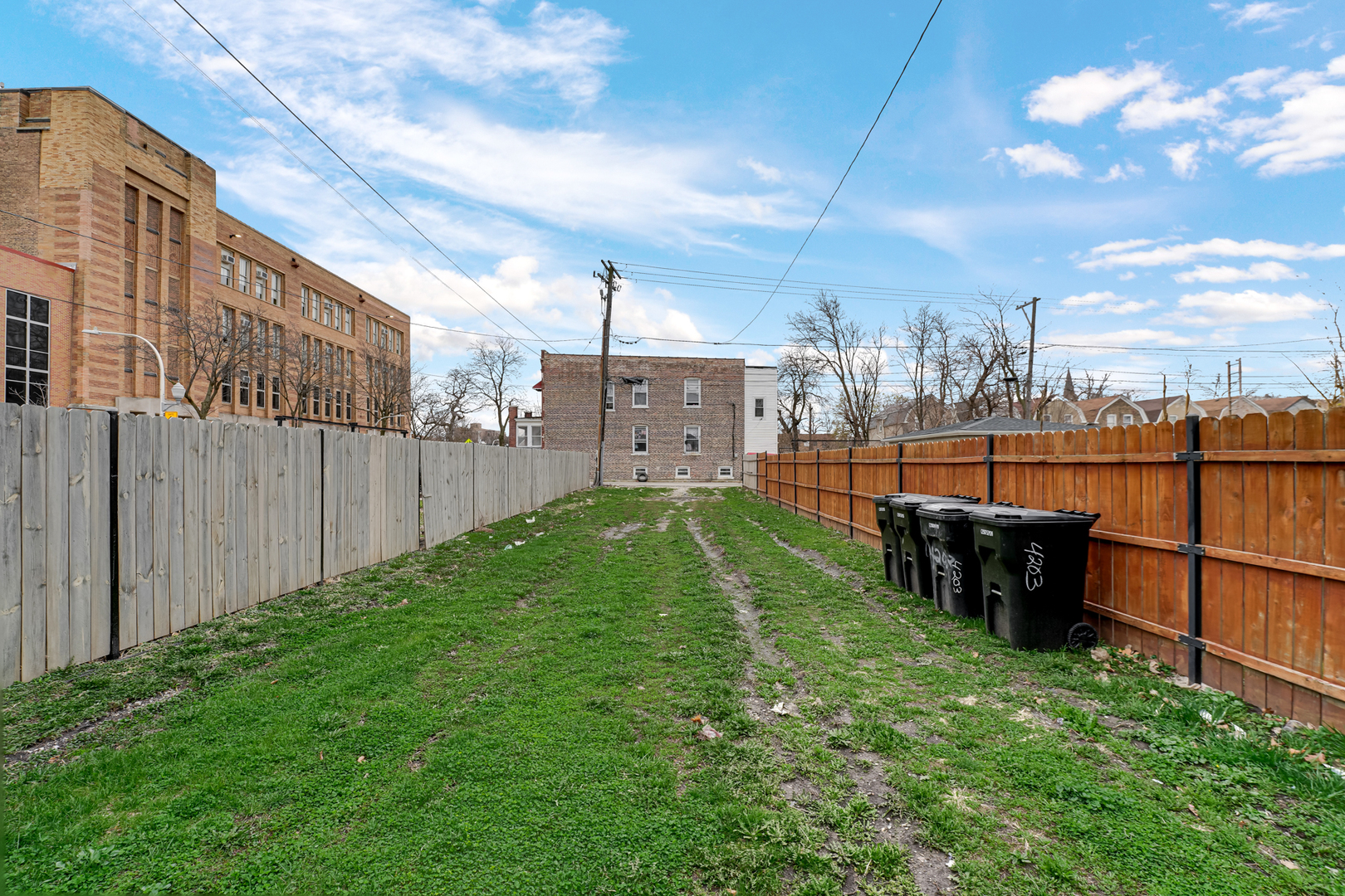 4203 W MAYPOLE Avenue