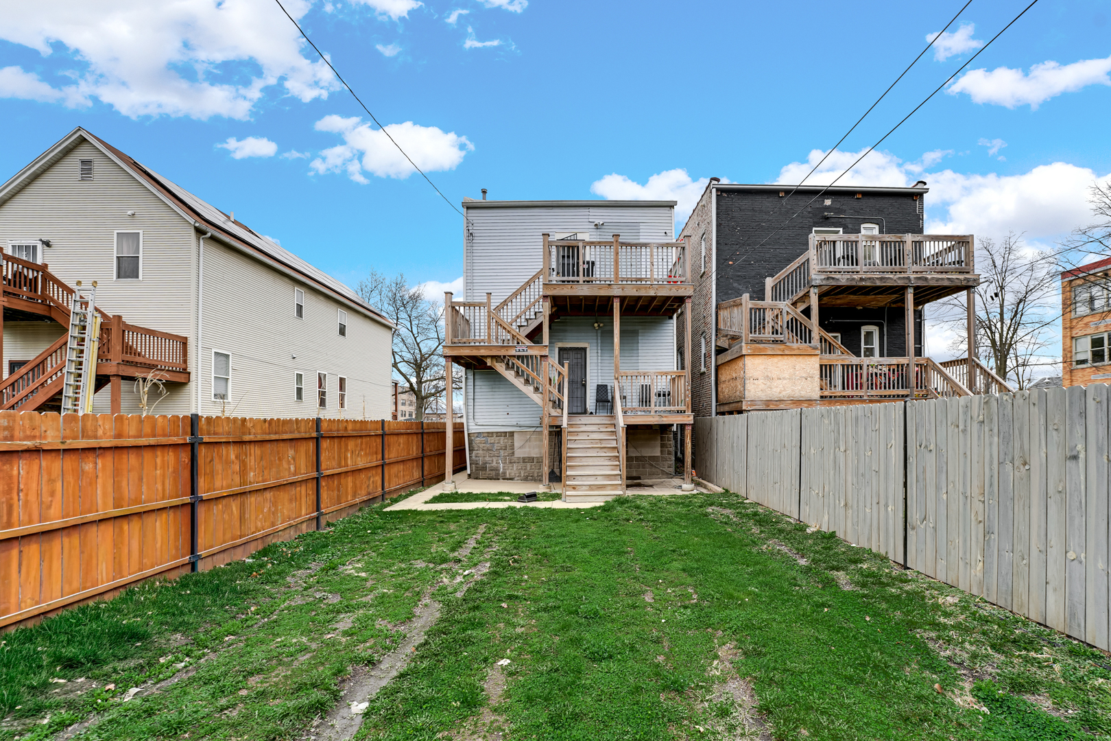 4203 W MAYPOLE Avenue