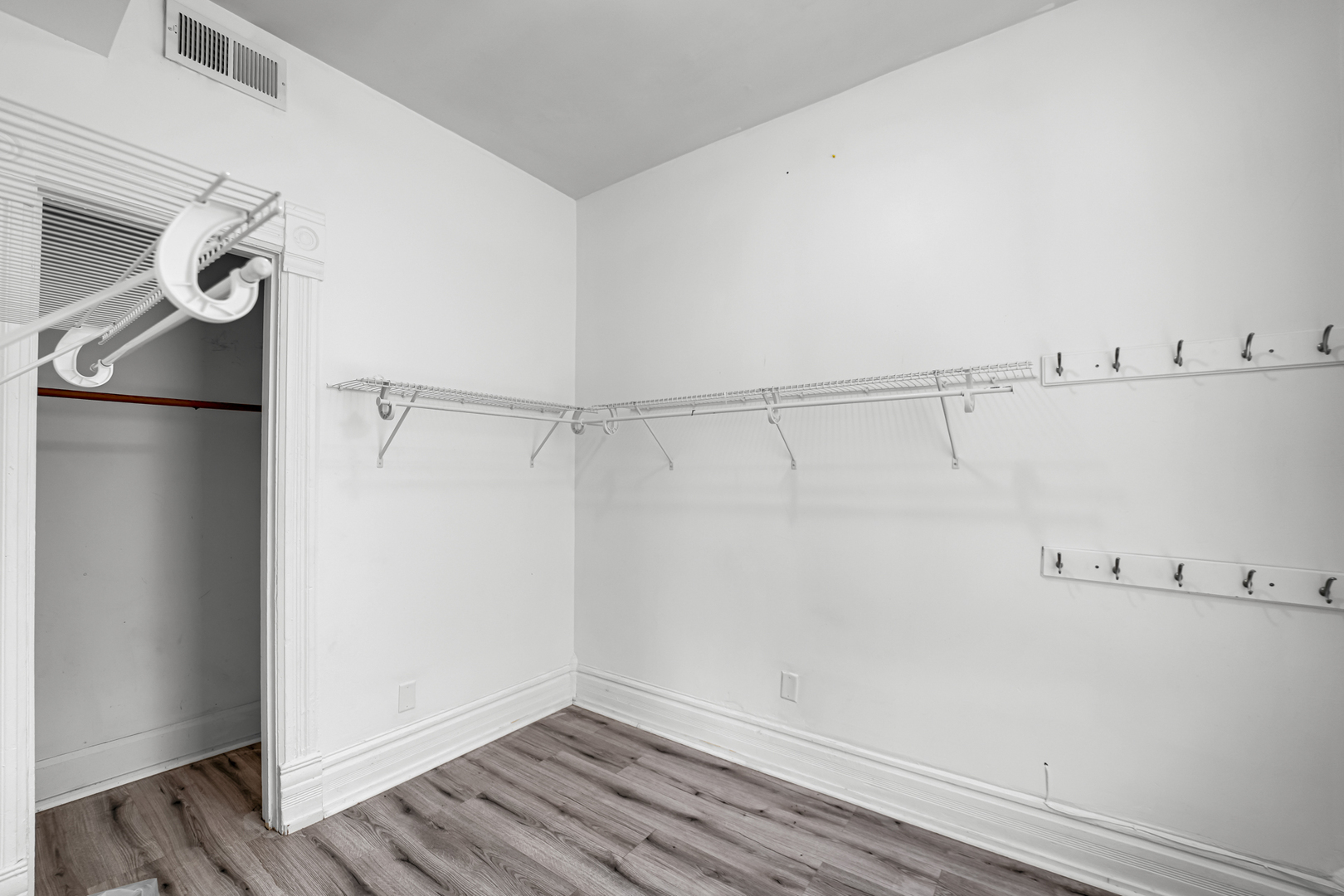 4203 W MAYPOLE Avenue