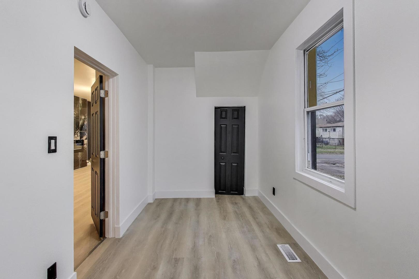 1117 W 57th Street