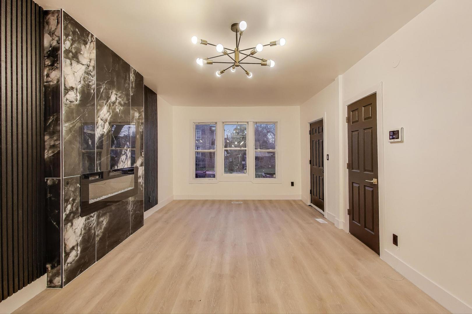 1117 W 57th Street