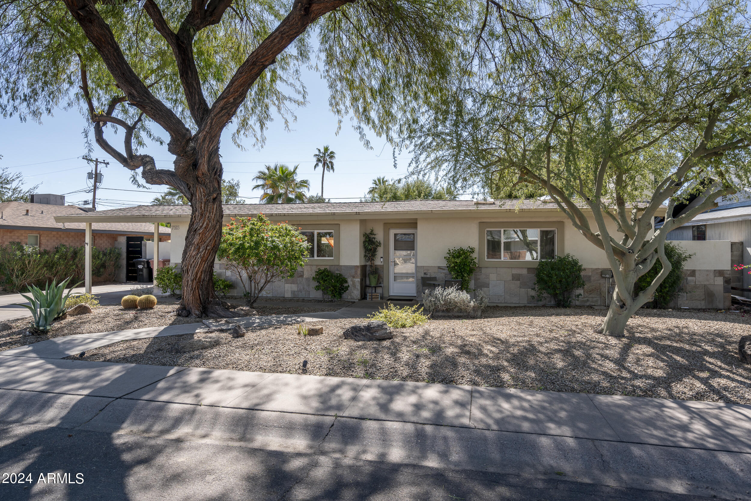 7513 E Highland Avenue