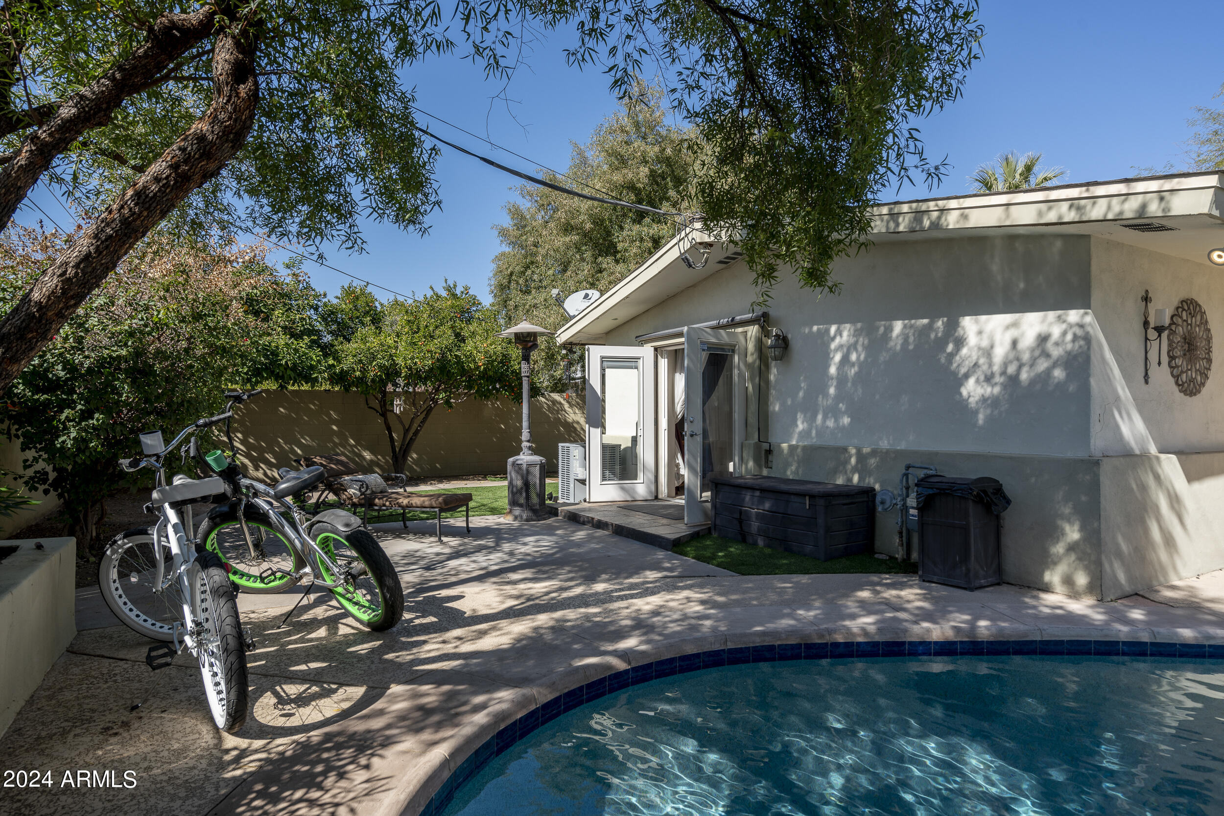 7513 E Highland Avenue