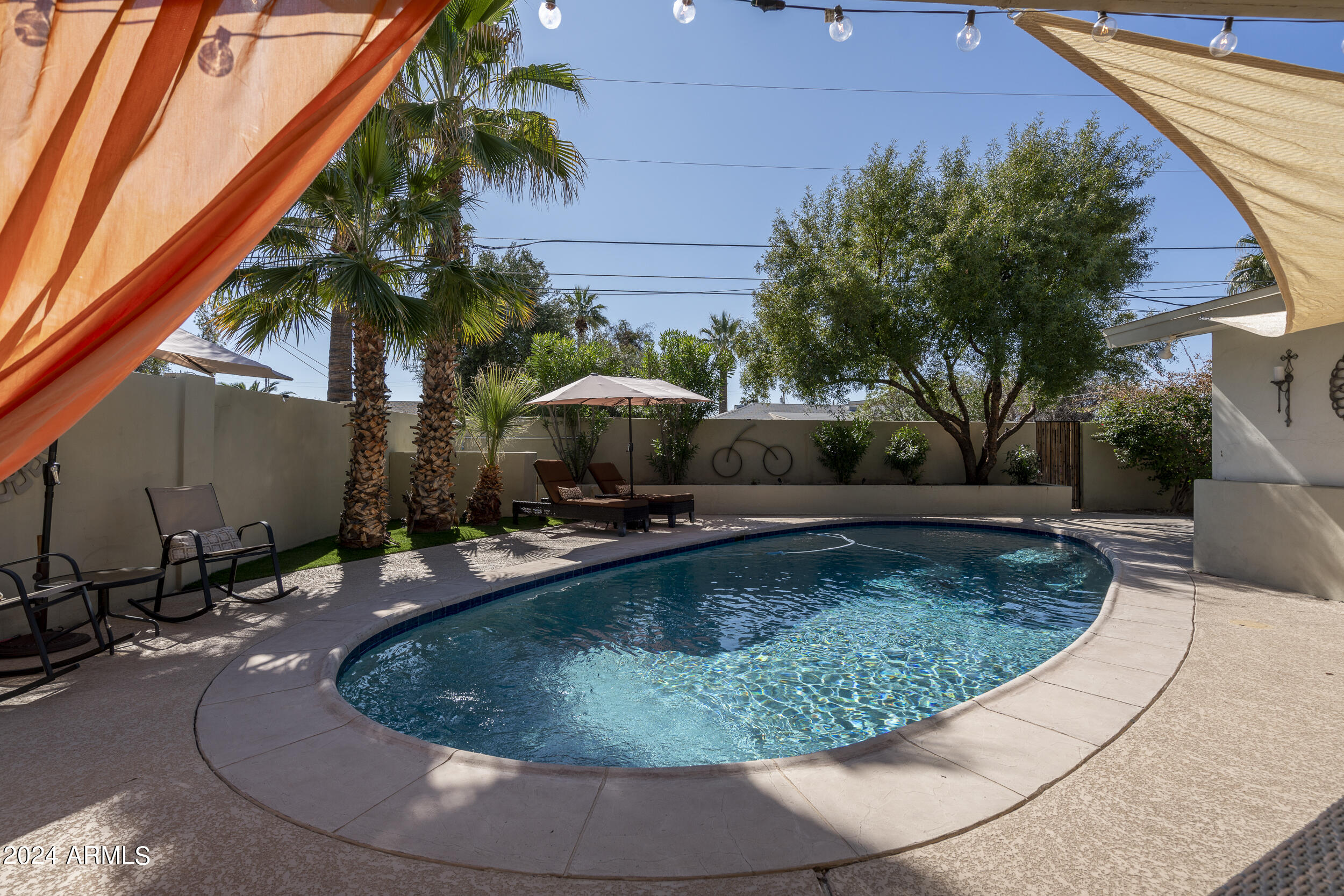 7513 E Highland Avenue