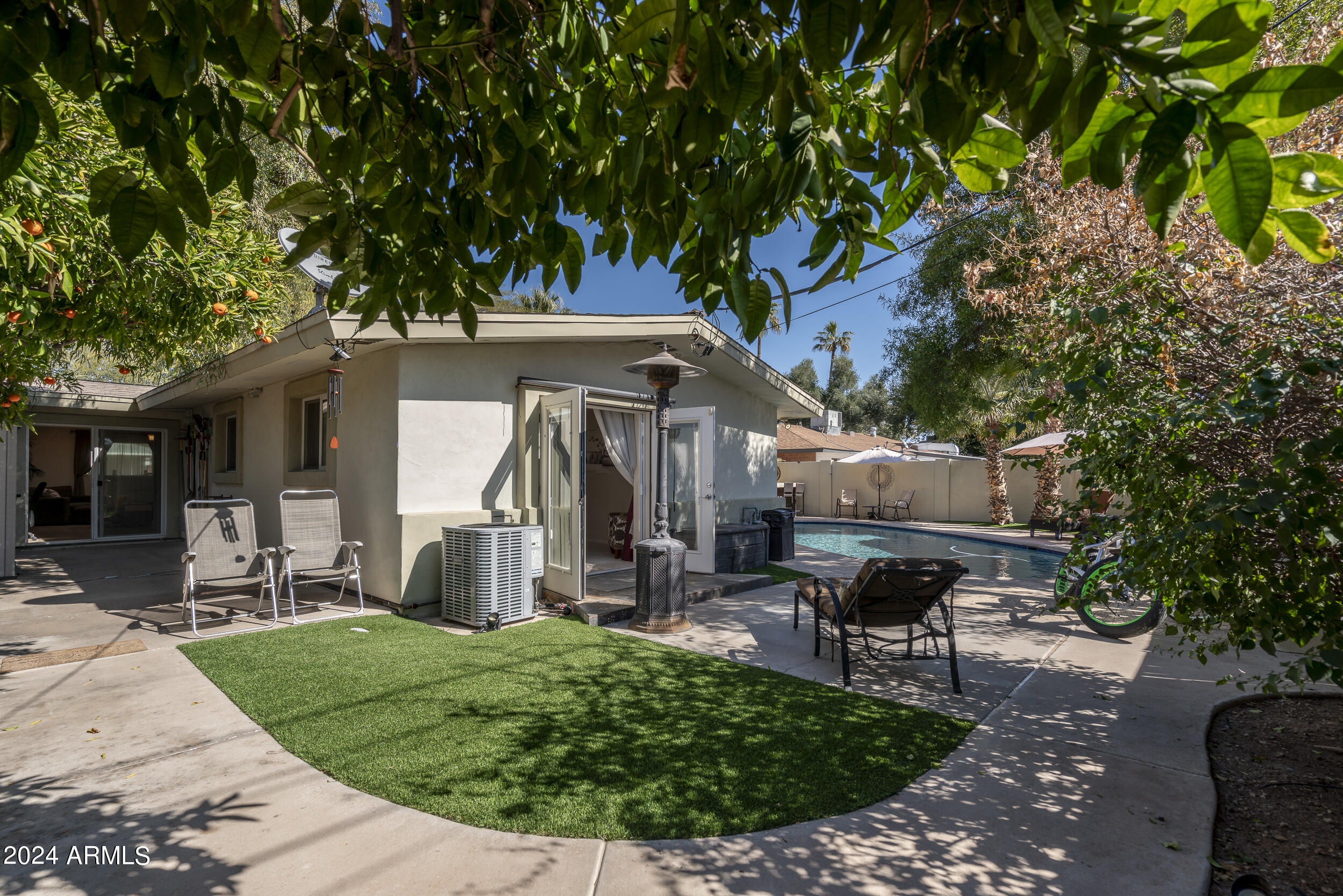 7513 E Highland Avenue