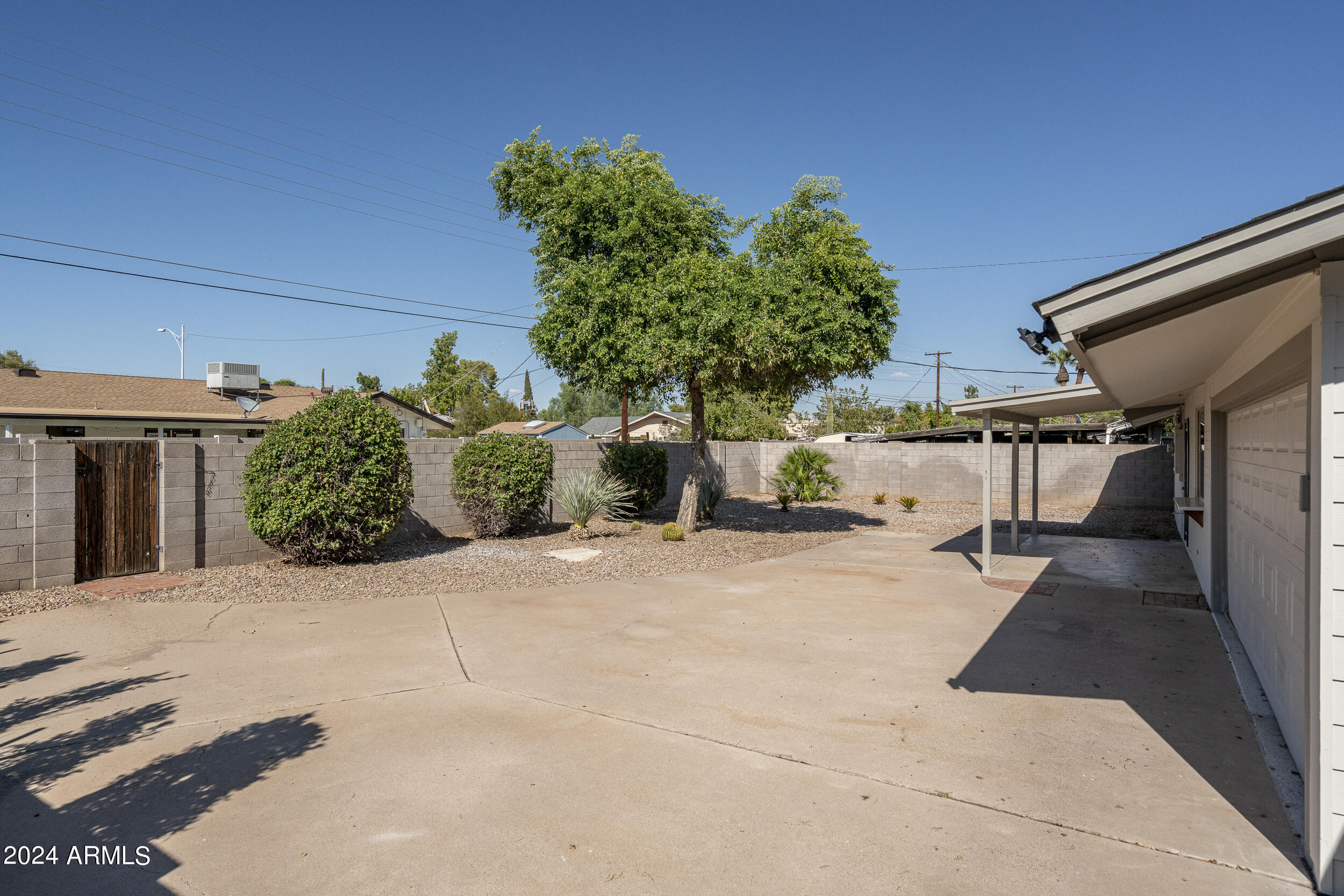 8308 E Meadowbrook Avenue