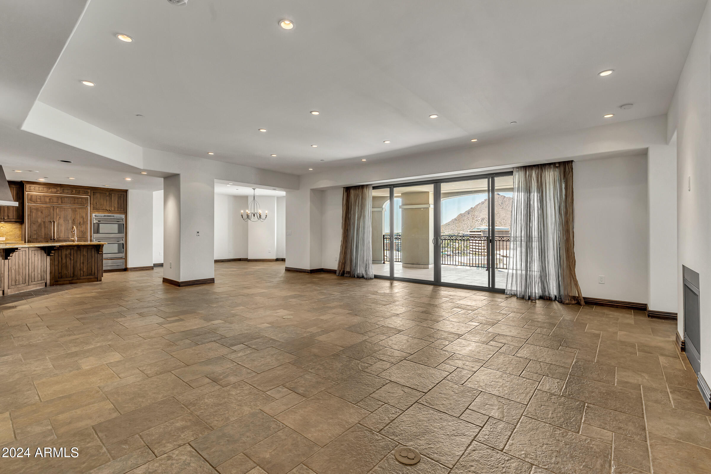 7175 E CAMELBACK Road, 1201