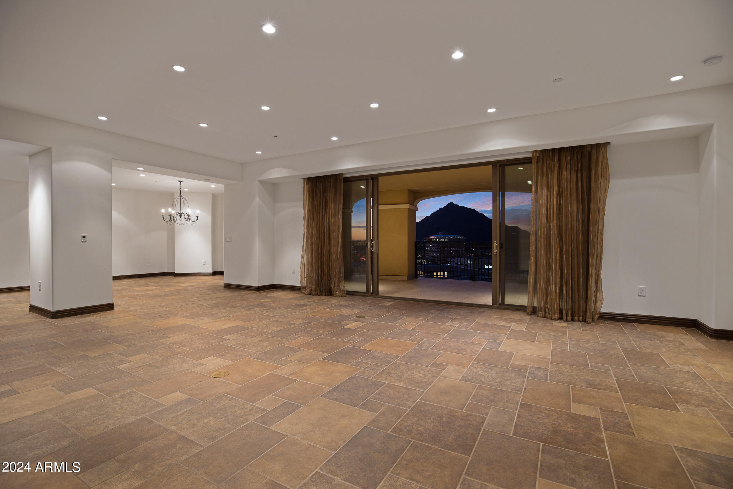 7175 E CAMELBACK Road, 1201