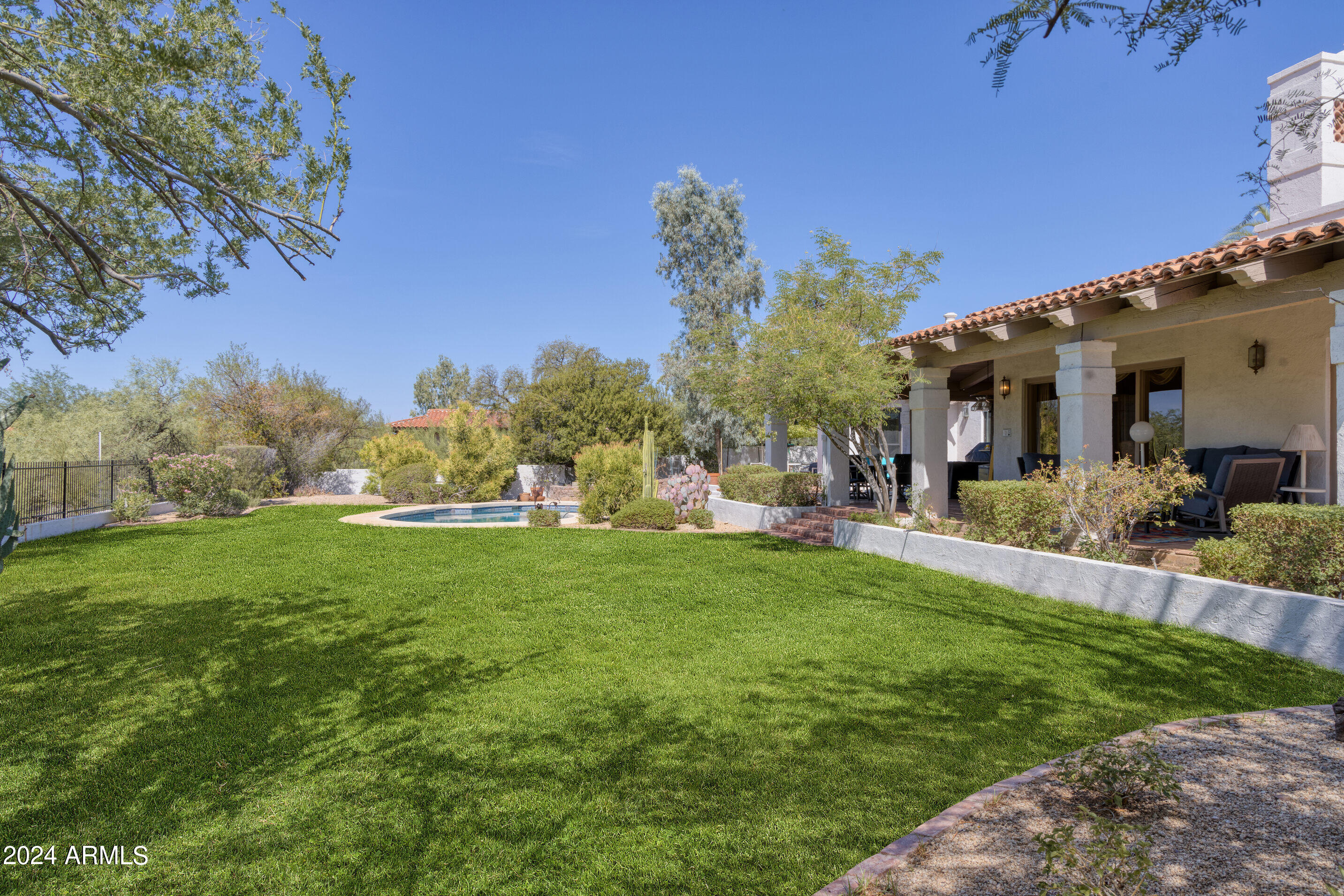 3511 E Rose Lane, 3
