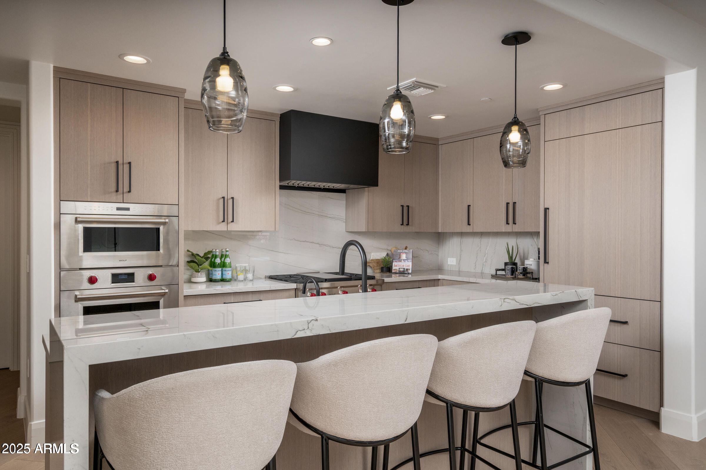 7175 E Camelback Road, 601