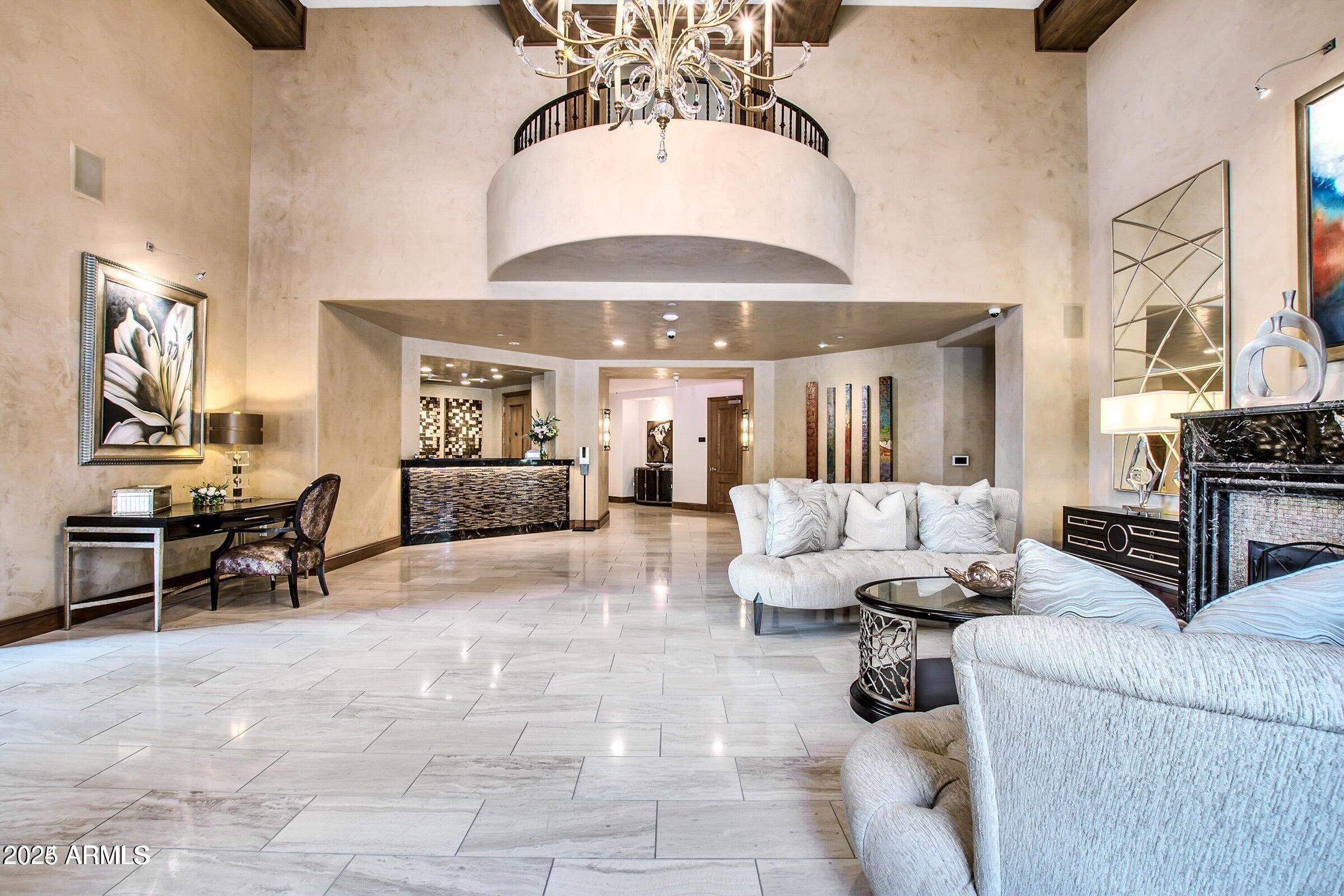 7175 E Camelback Road, 601
