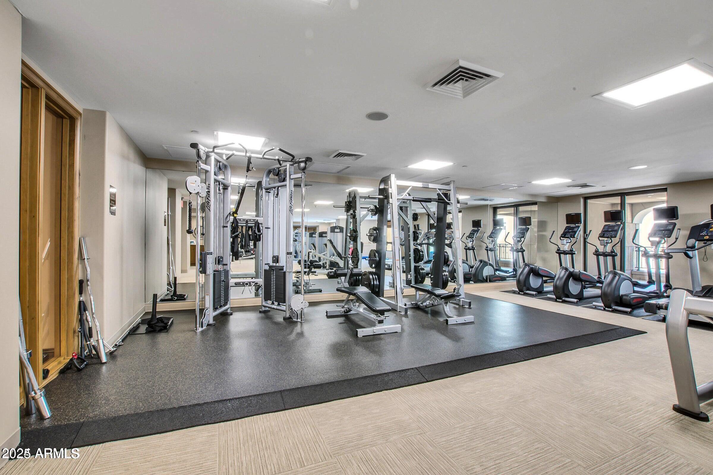 7175 E Camelback Road, 601