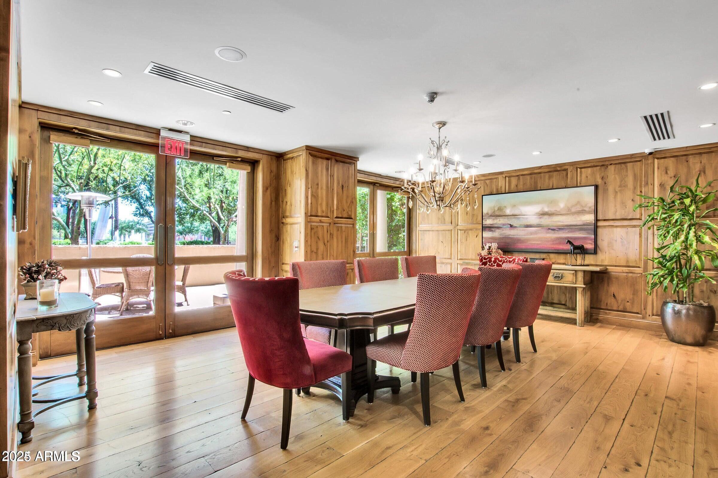 7175 E Camelback Road, 601