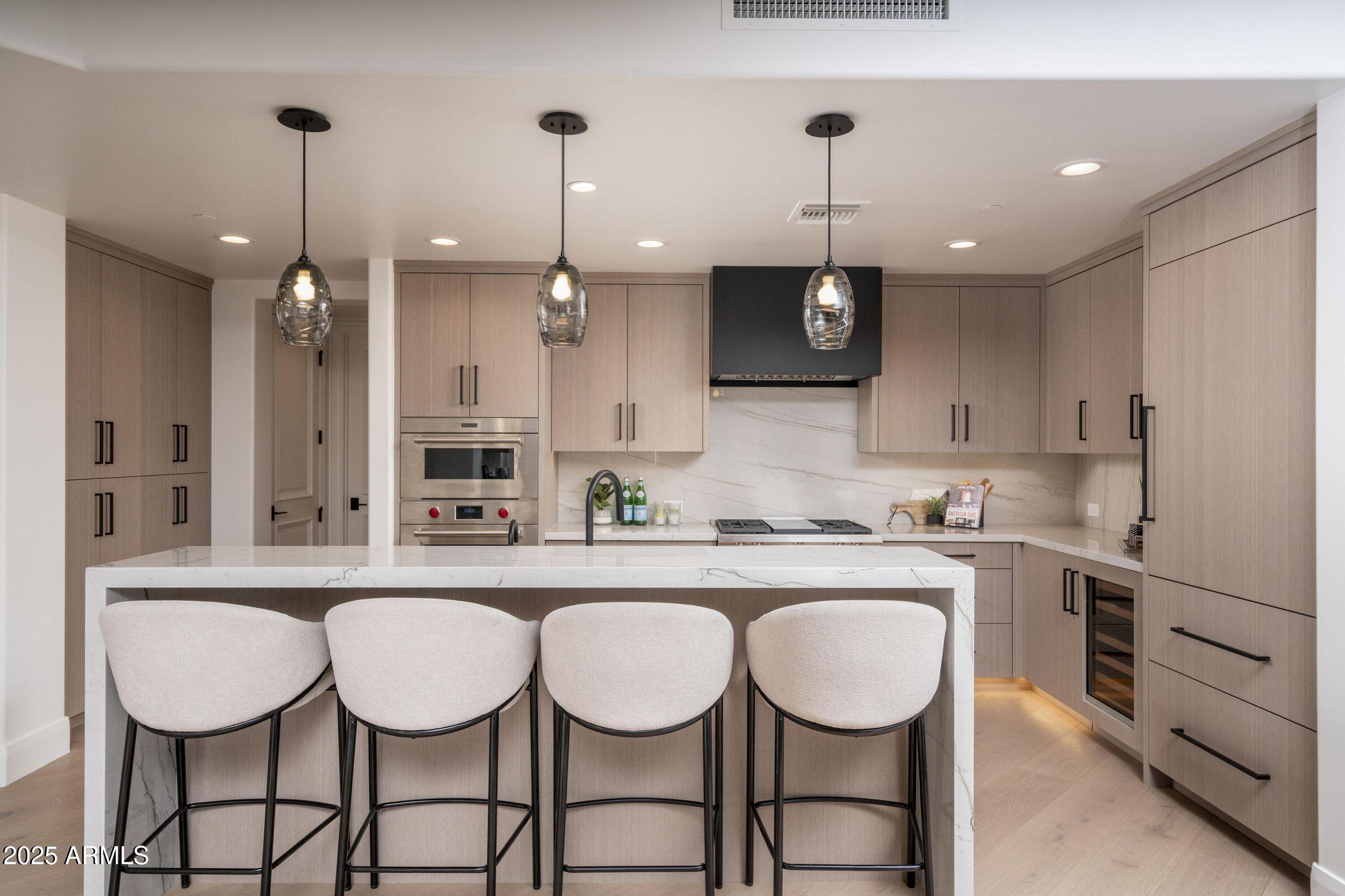 7175 E Camelback Road, 601