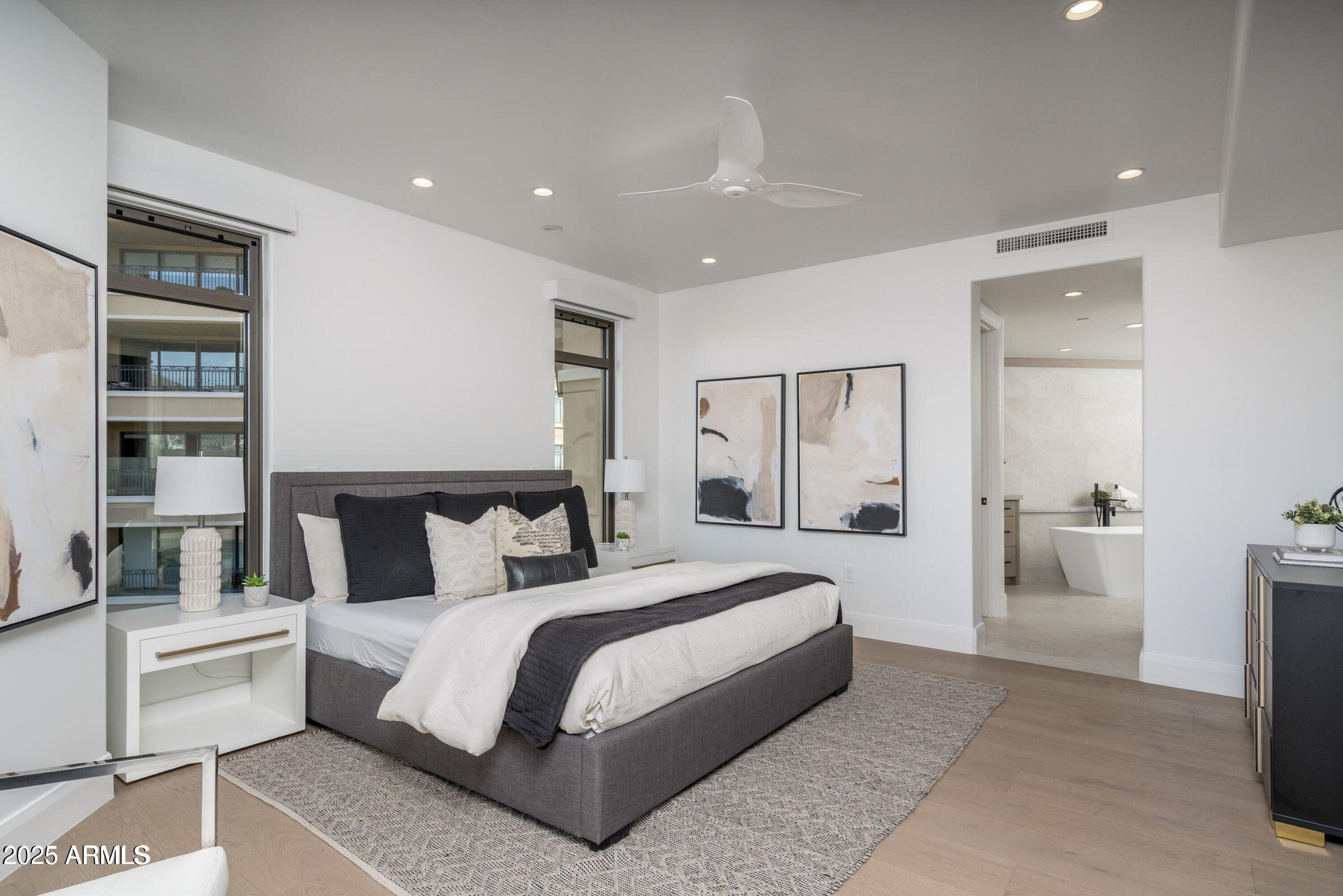 7175 E Camelback Road, 601