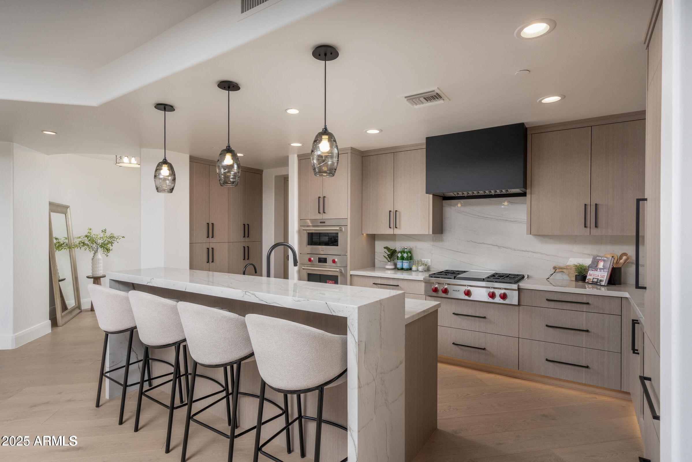 7175 E Camelback Road, 601