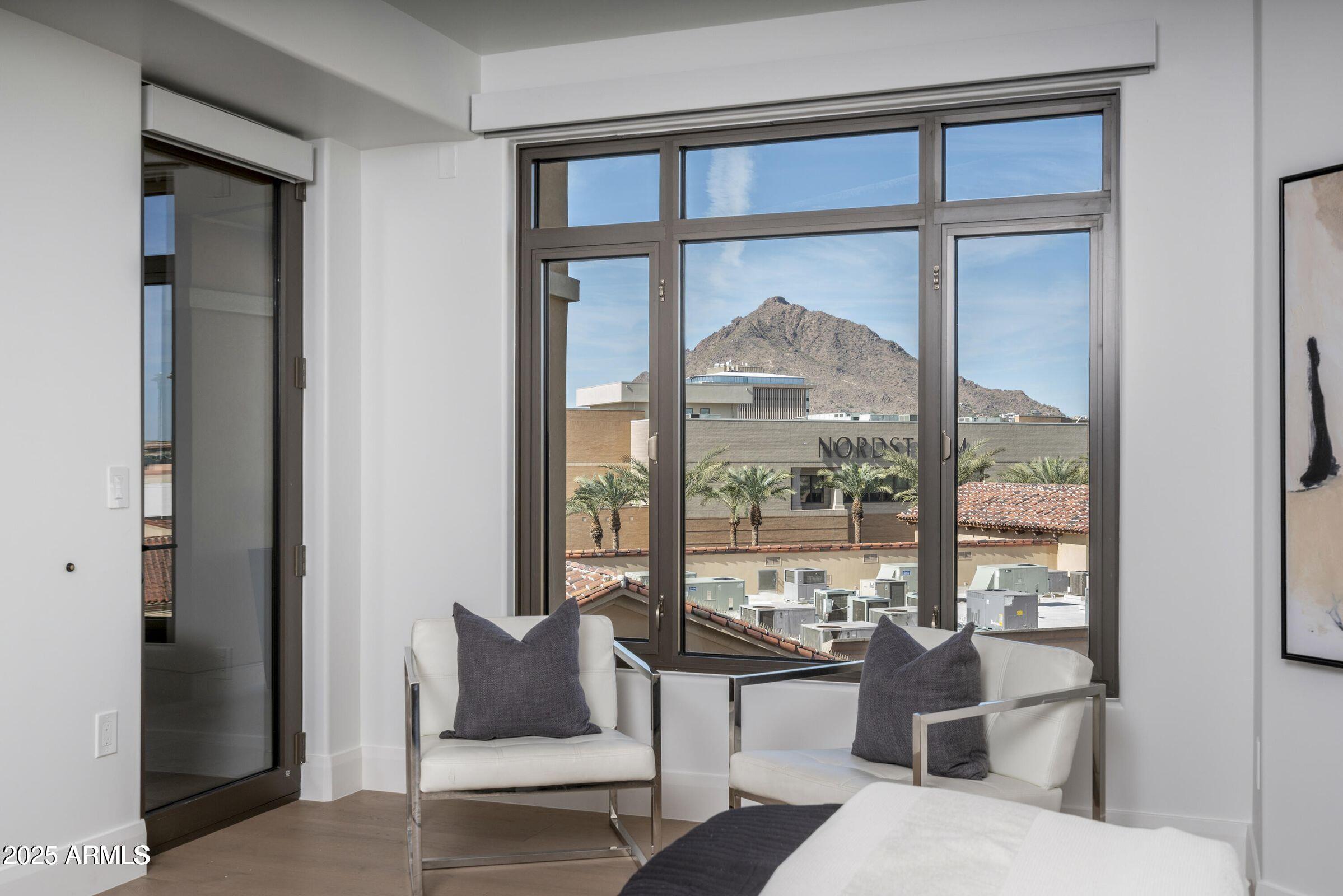7175 E Camelback Road, 601
