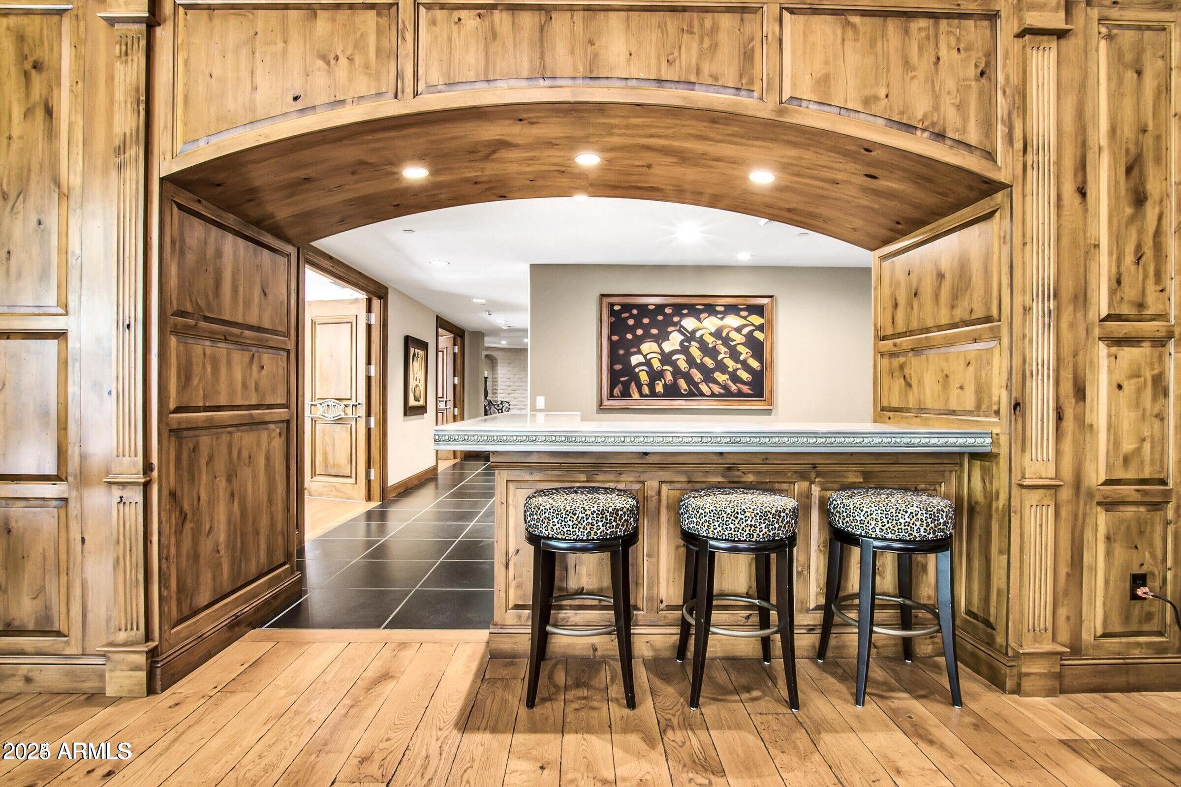 7175 E Camelback Road, 601