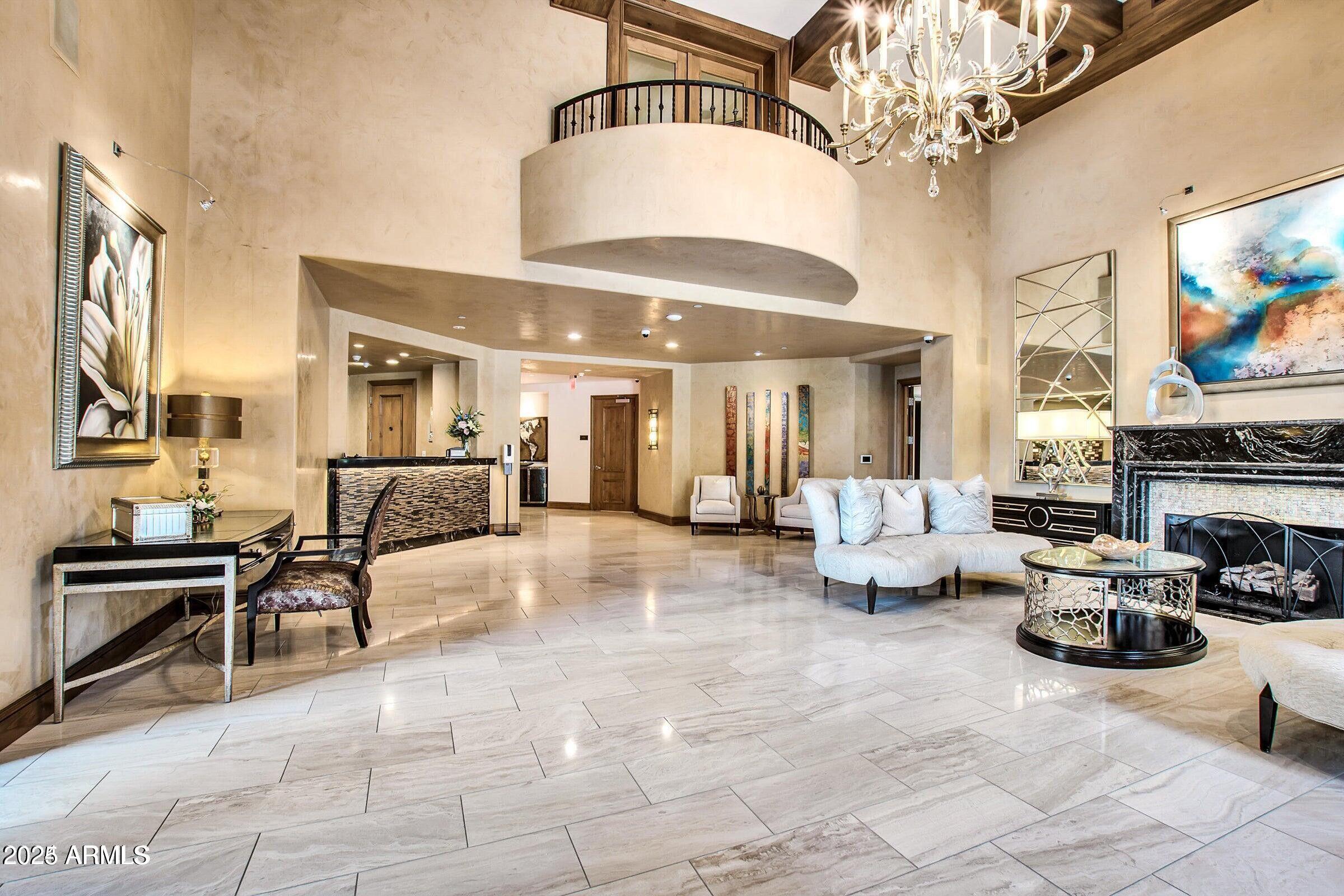 7175 E Camelback Road, 601