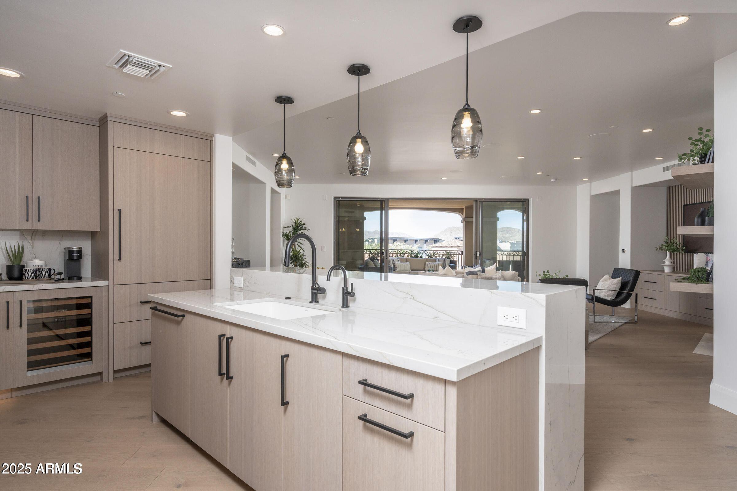 7175 E Camelback Road, 601