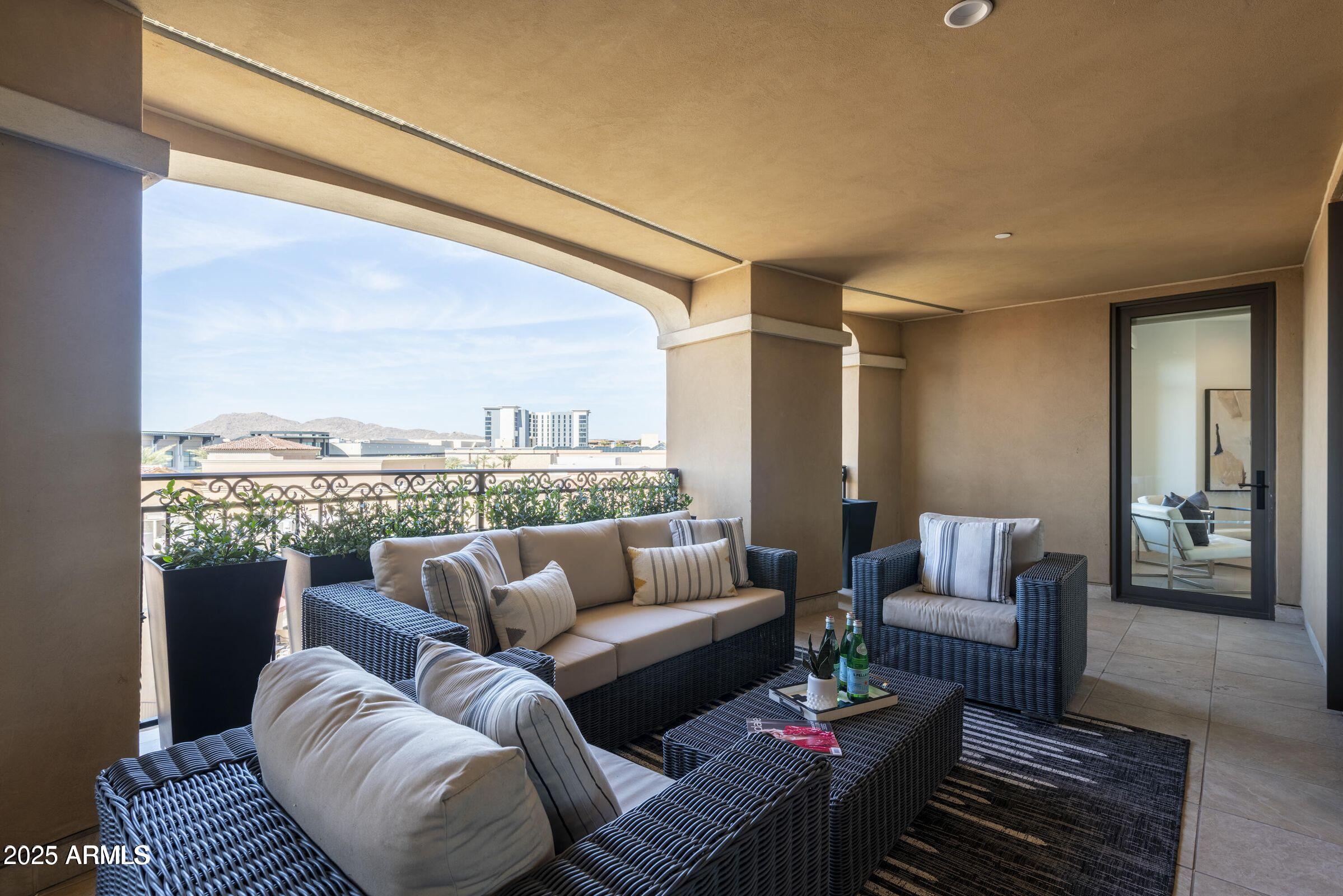 7175 E Camelback Road, 601