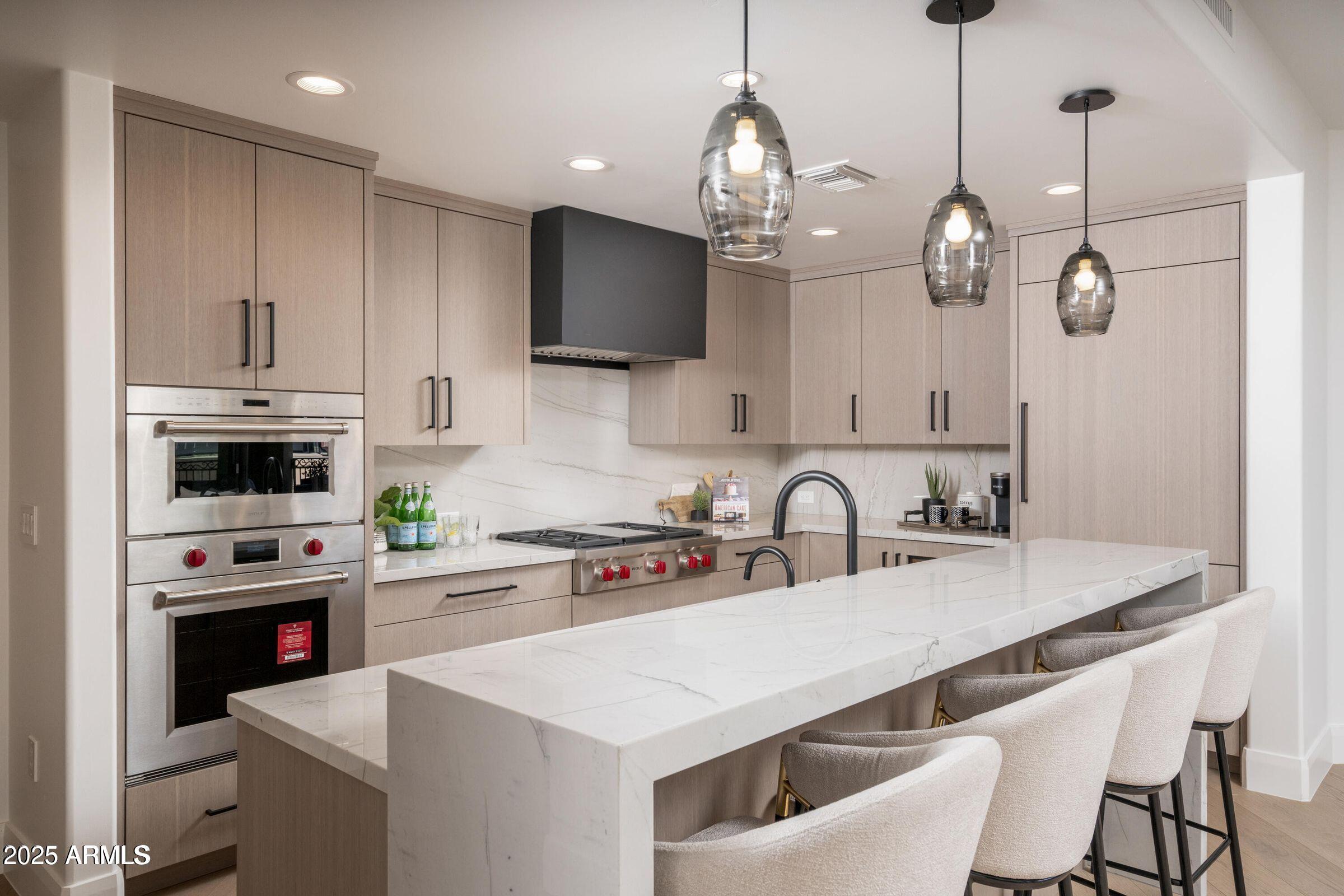 7175 E Camelback Road, 601