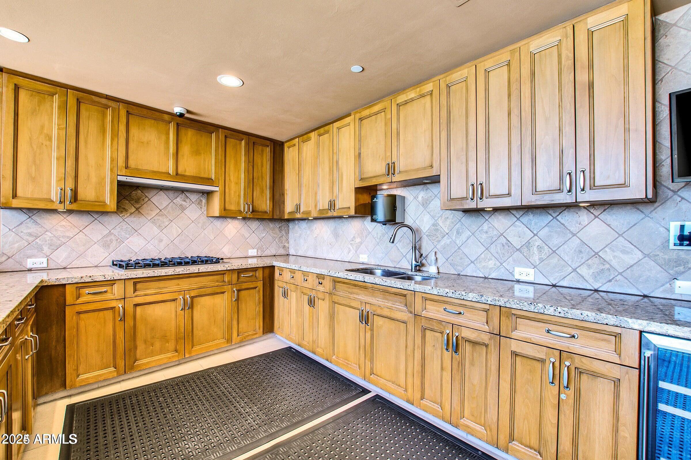 7175 E Camelback Road, 601