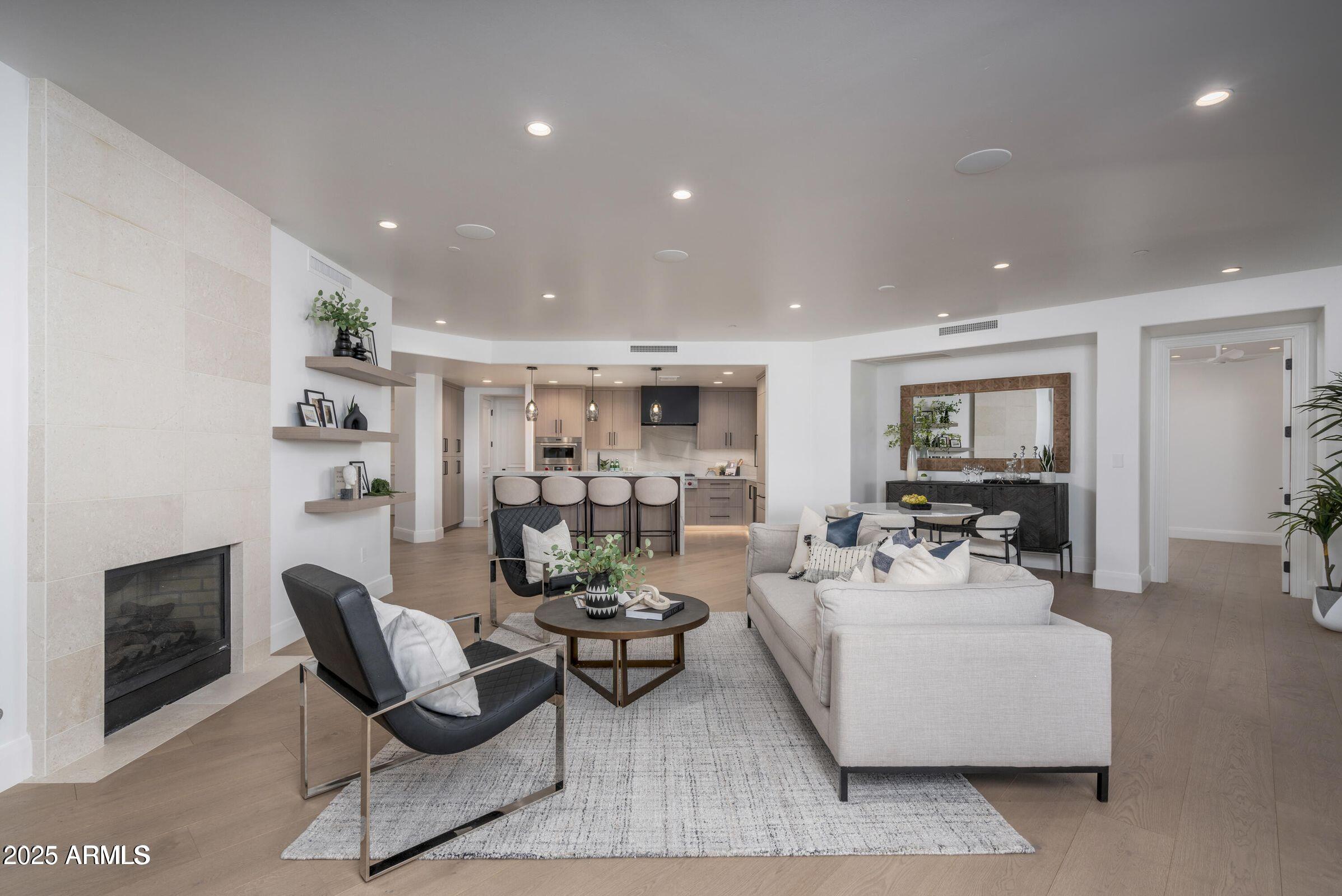 7175 E Camelback Road, 601