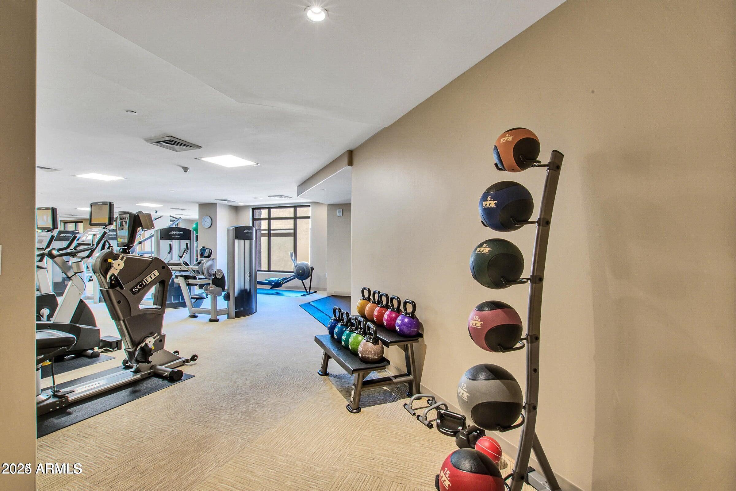 7175 E Camelback Road, 601