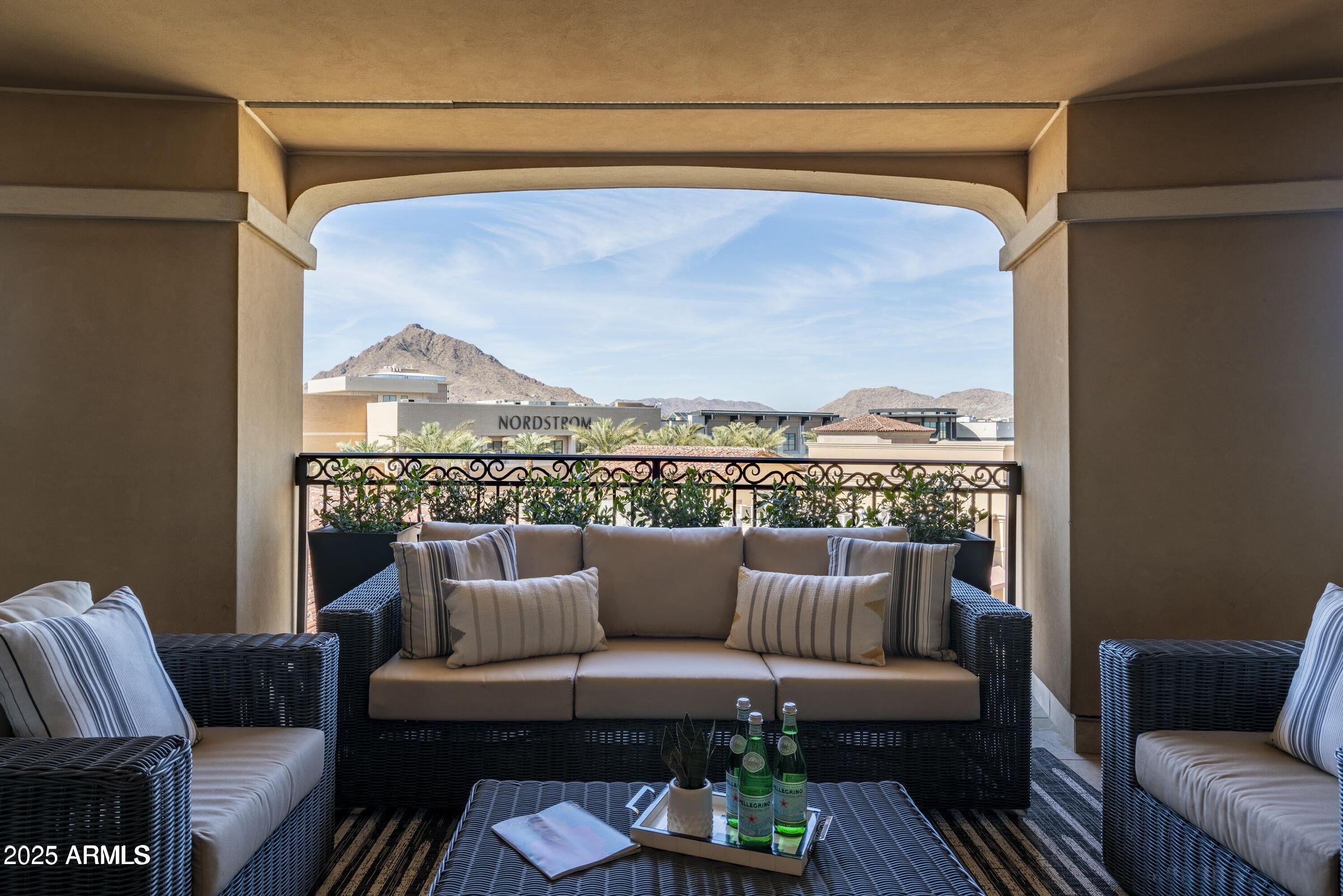 7175 E Camelback Road, 601