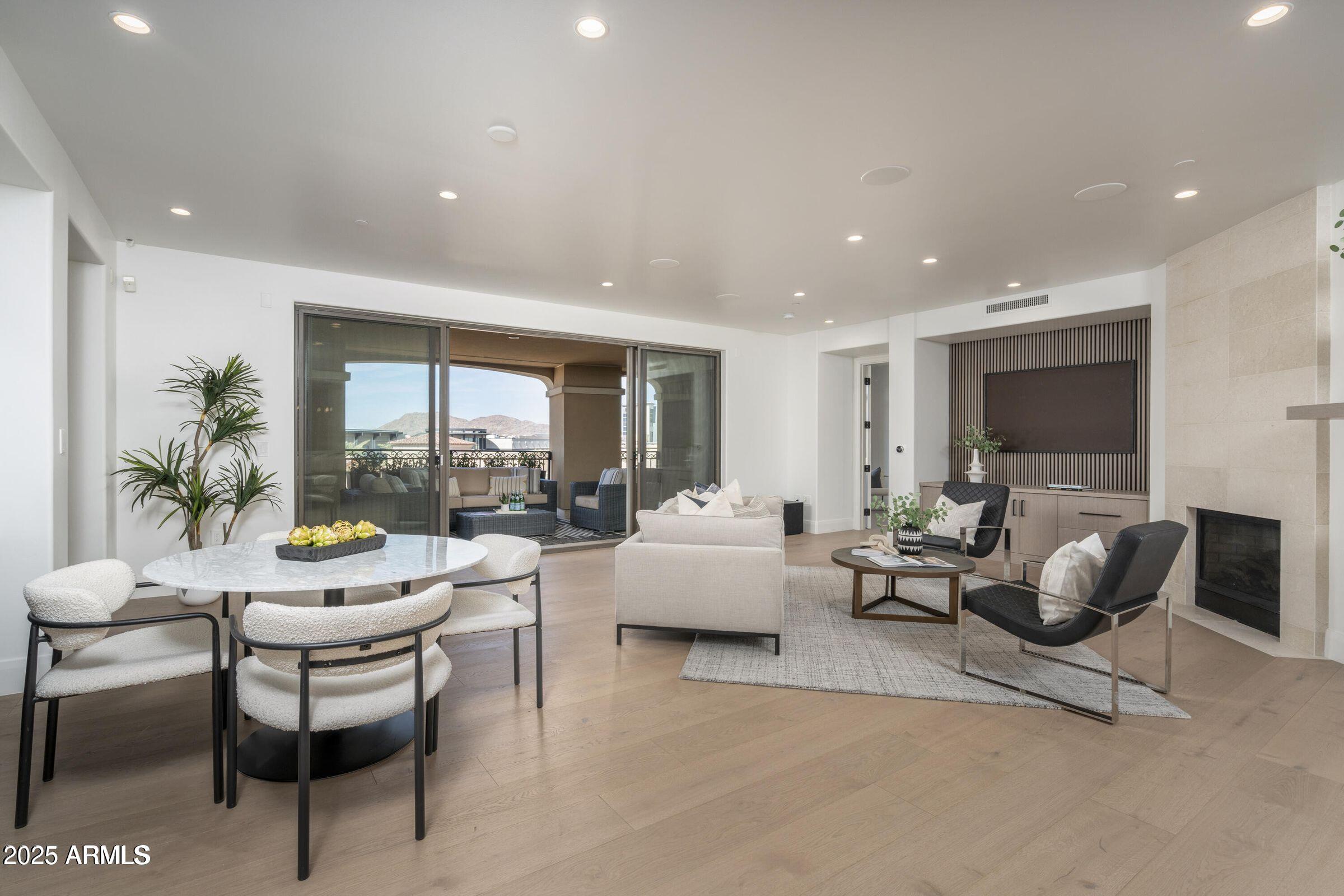 7175 E Camelback Road, 601