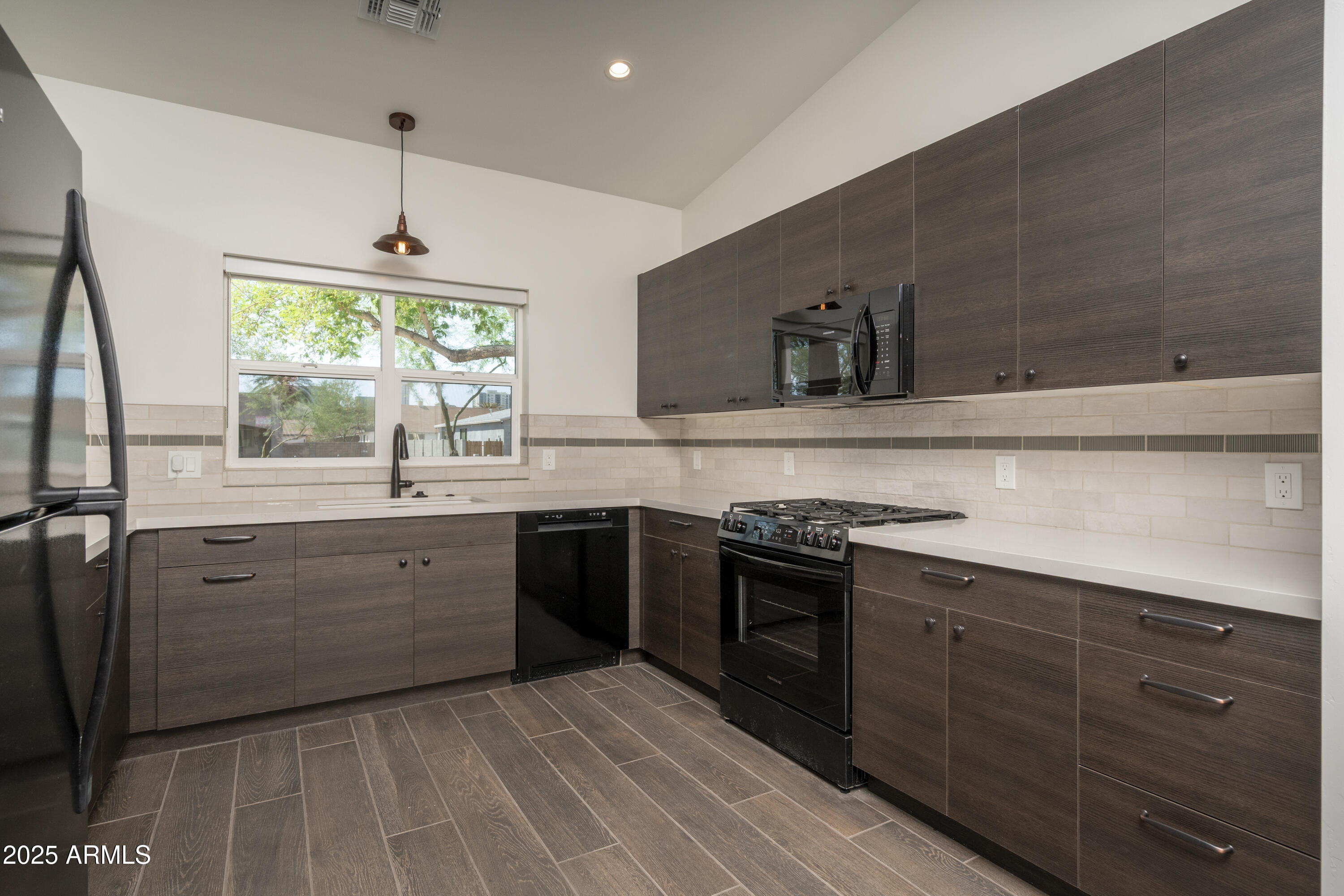 515 N 11TH Street