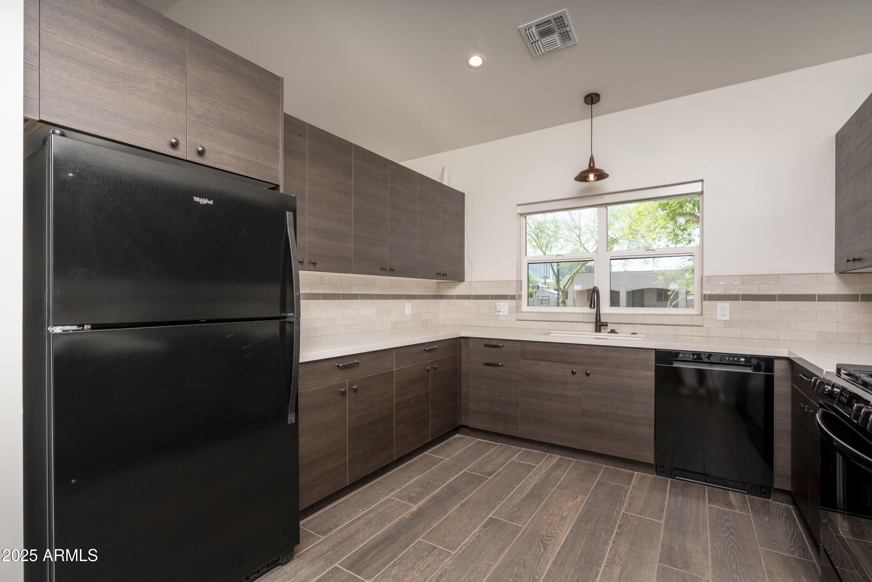 515 N 11TH Street