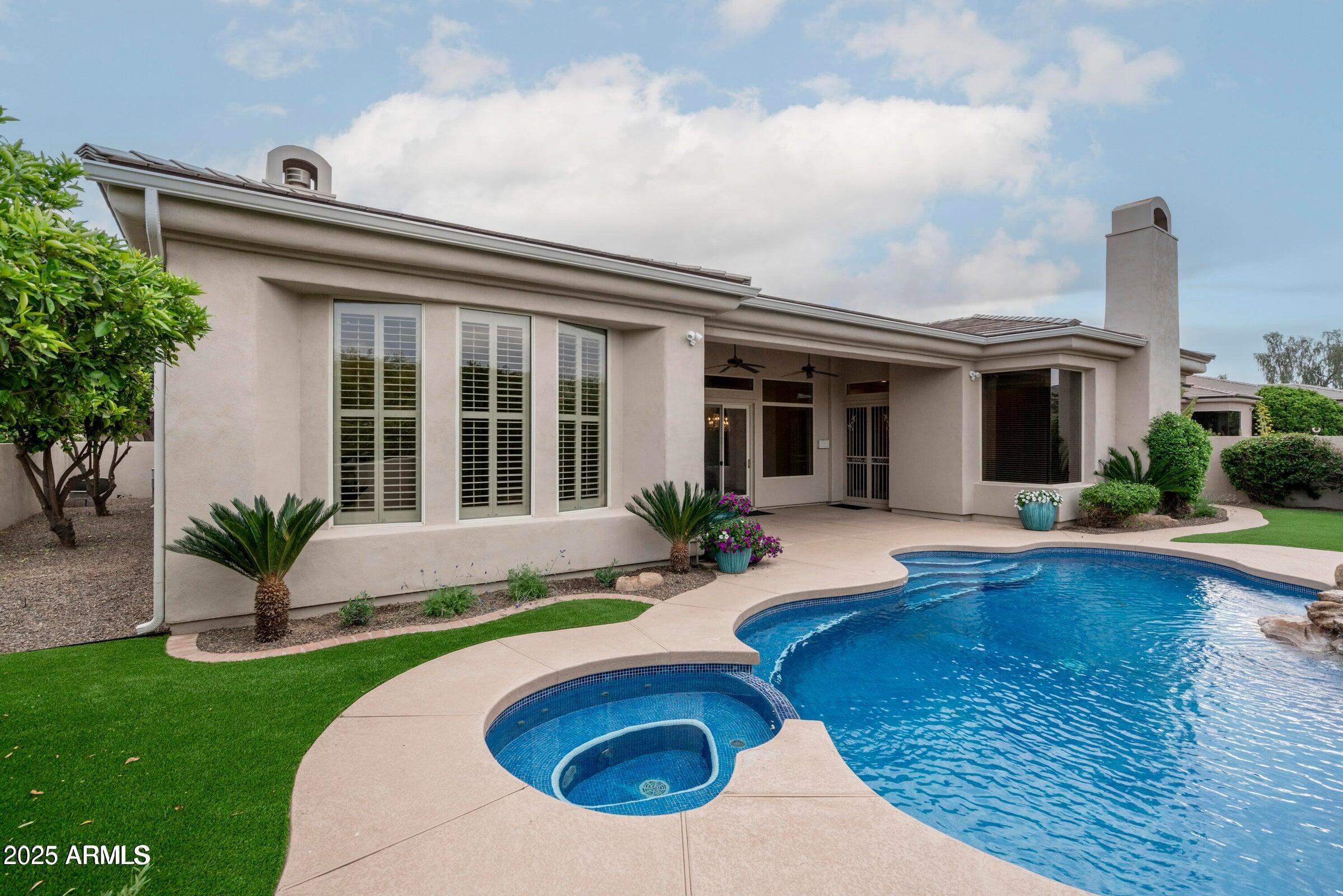 7438 E Cactus Wren Road
