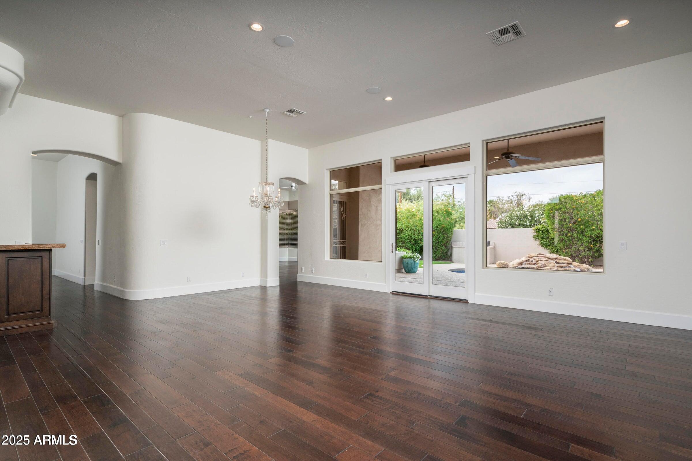 7438 E Cactus Wren Road