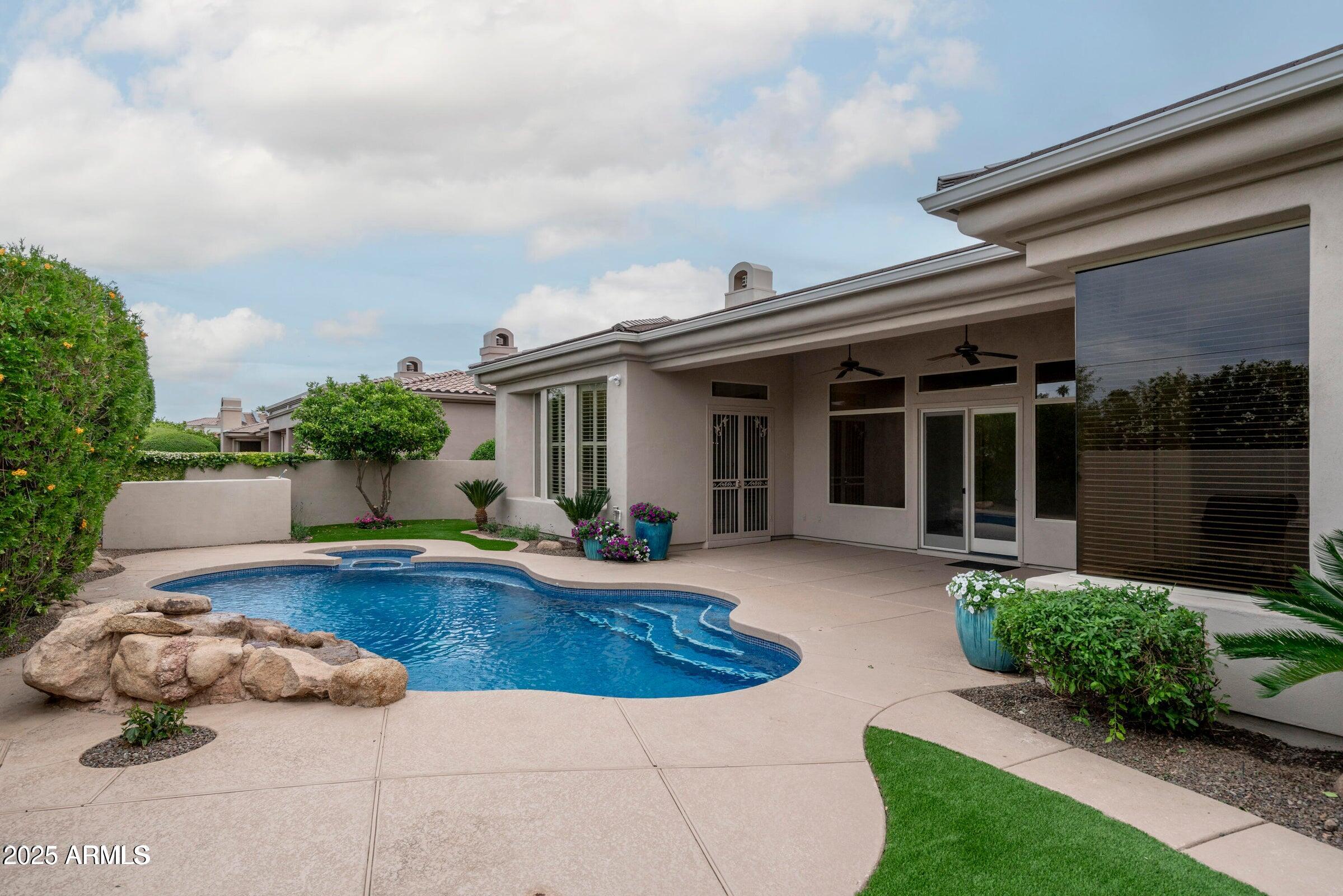 7438 E Cactus Wren Road