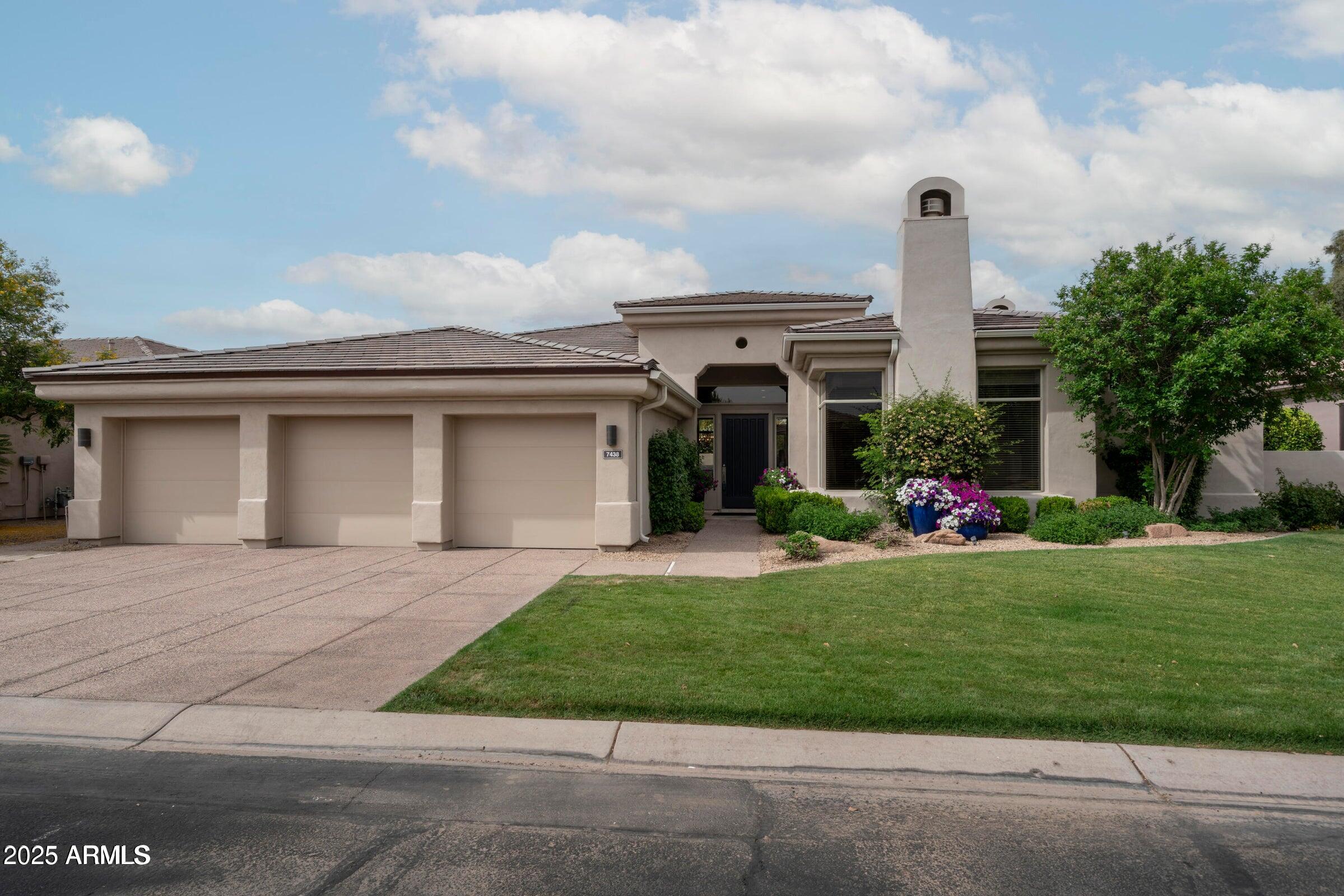 7438 E Cactus Wren Road