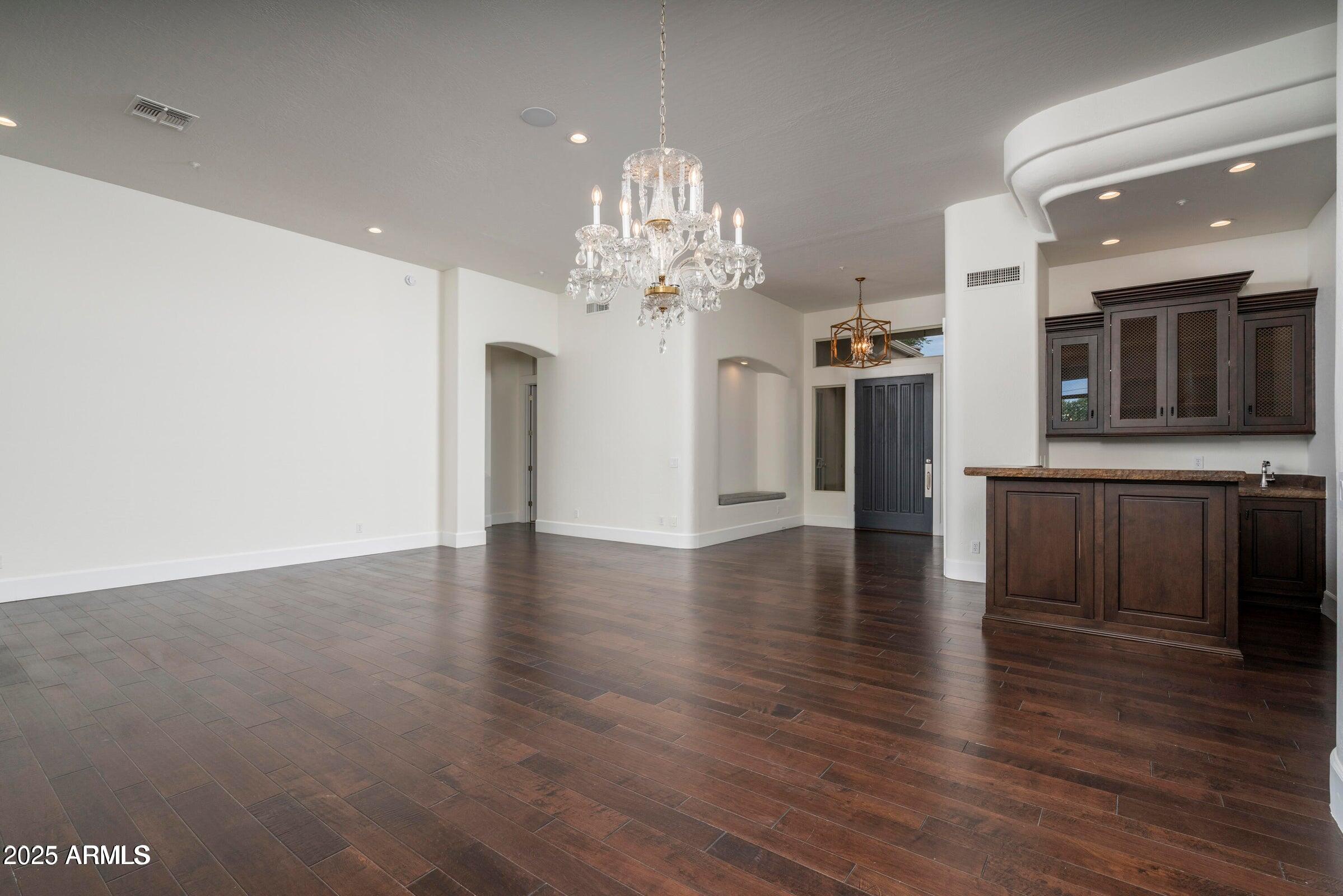 7438 E Cactus Wren Road