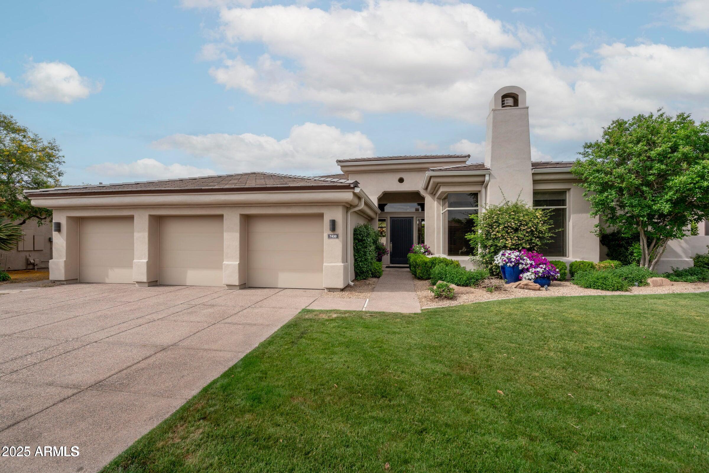 7438 E Cactus Wren Road