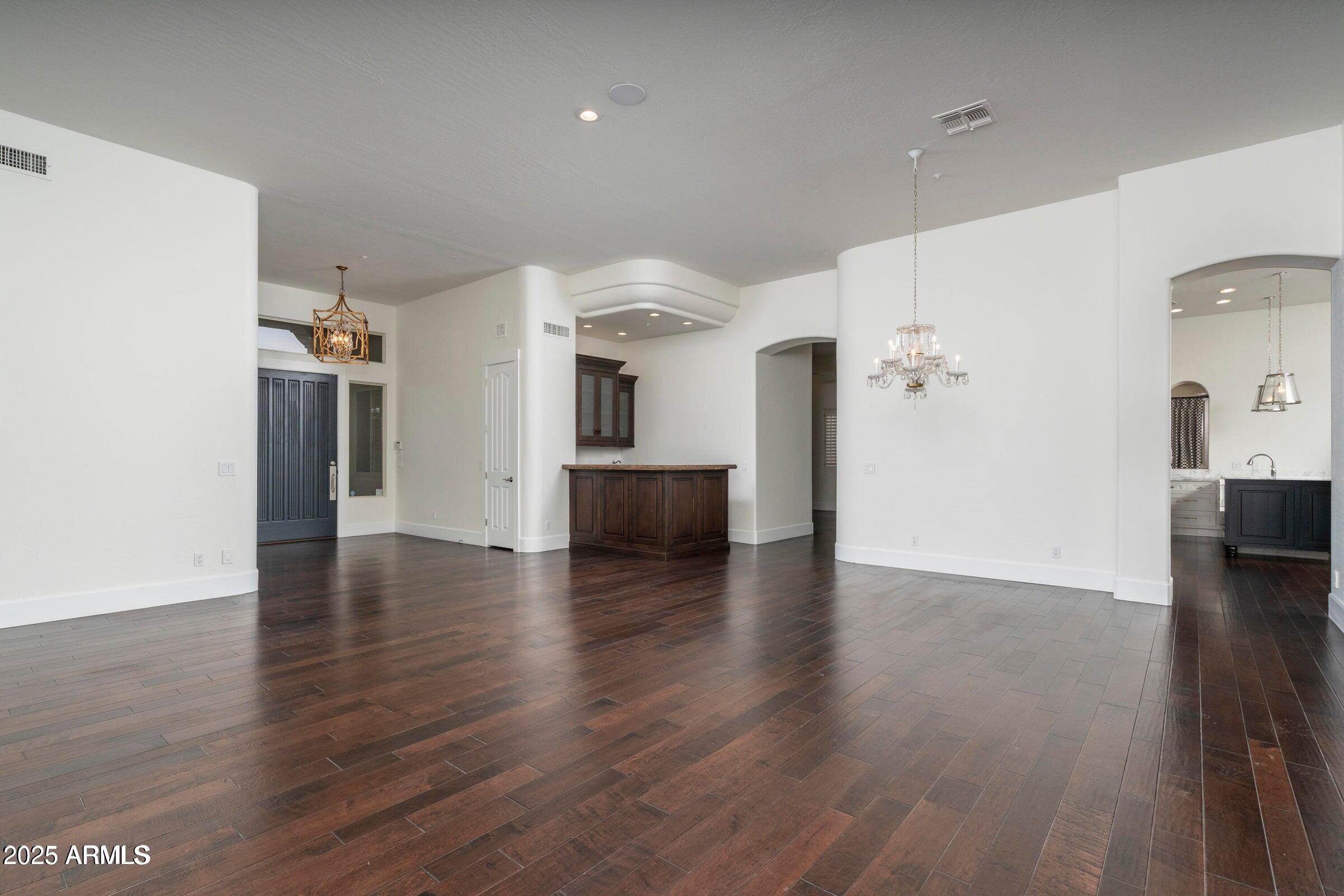 7438 E Cactus Wren Road